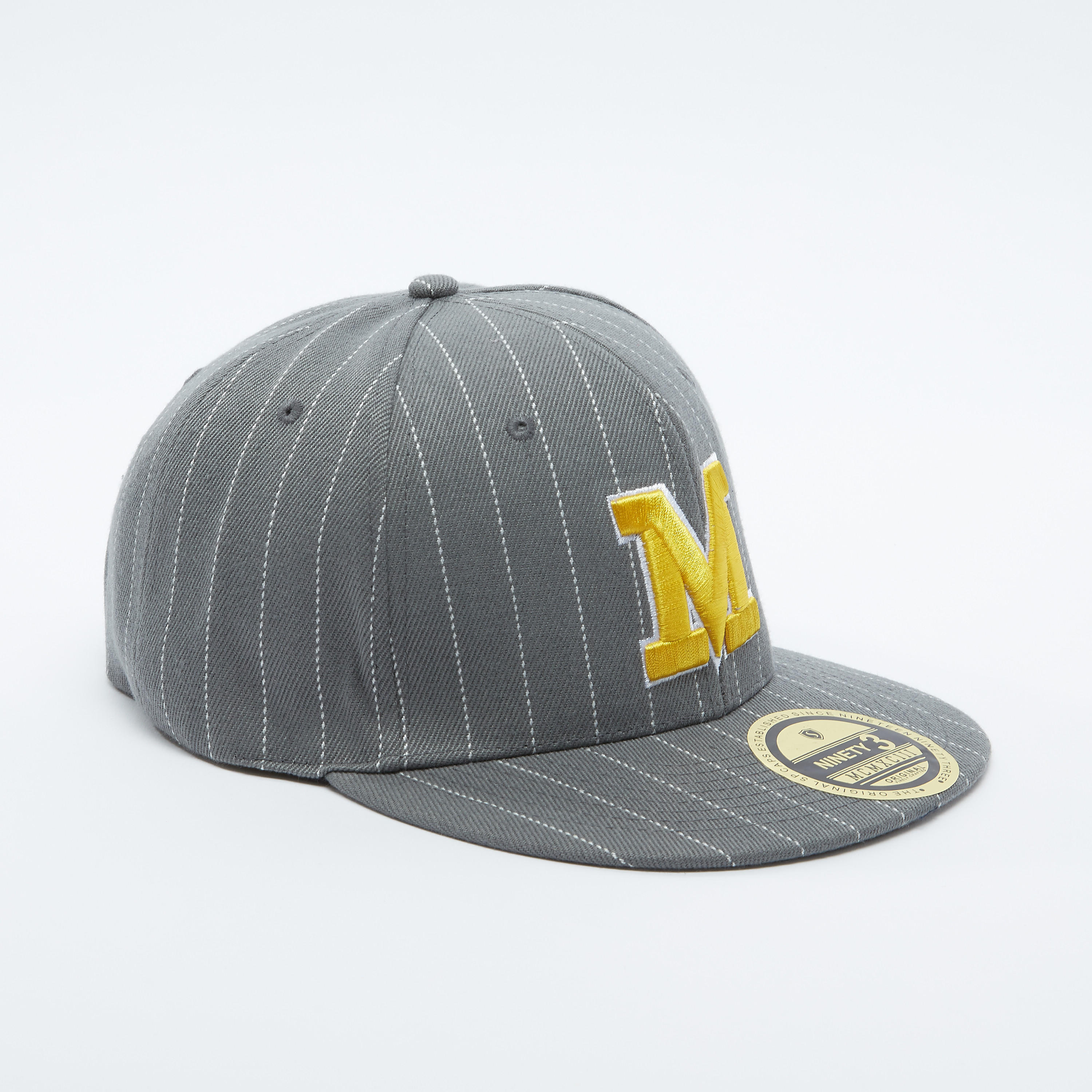 قبعة كاب مقلّمة بزر إغلاق وتطريز-men-caps-image-1