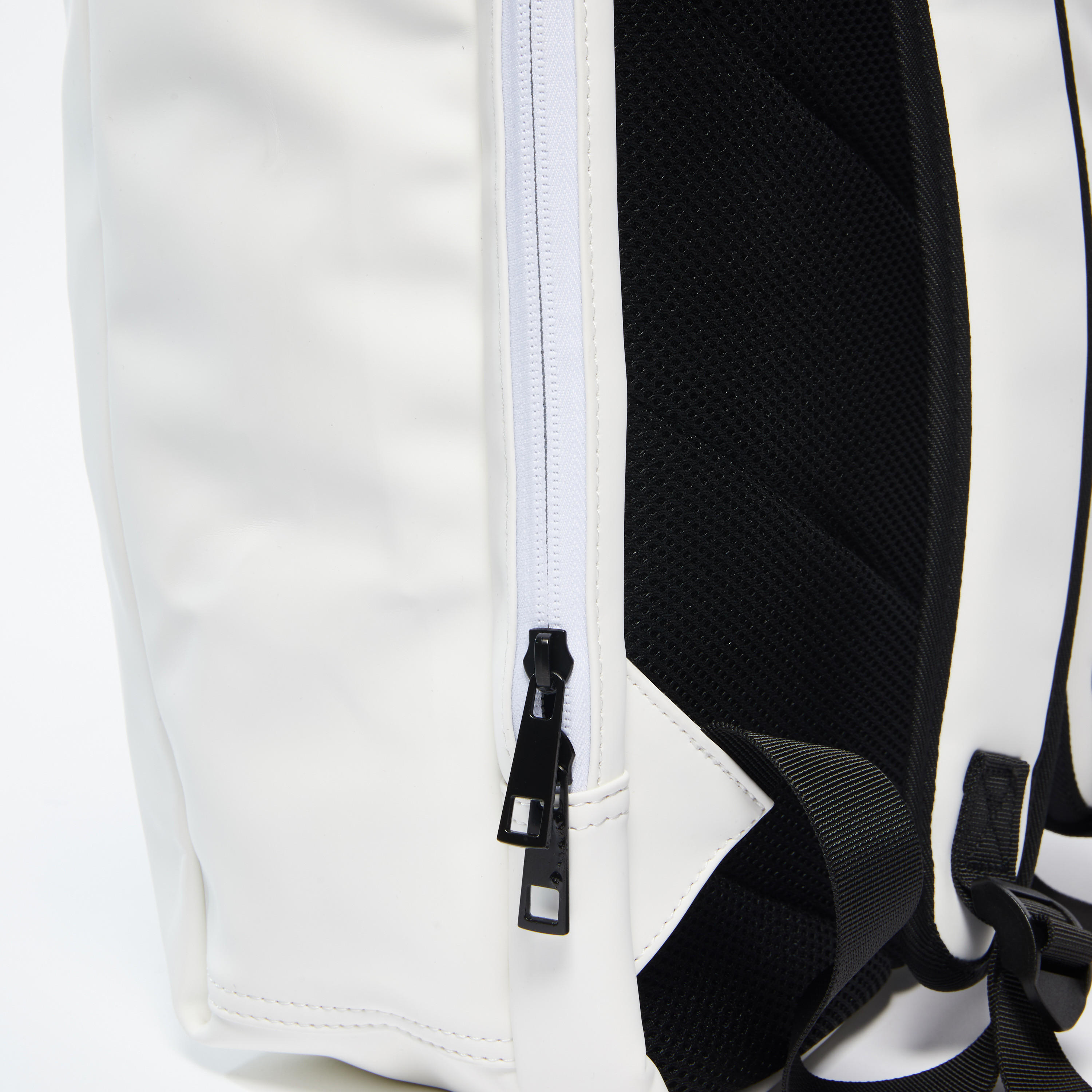حقيبة ظهر بسحّاب إغلاق وطبعات-men-bags-image-4