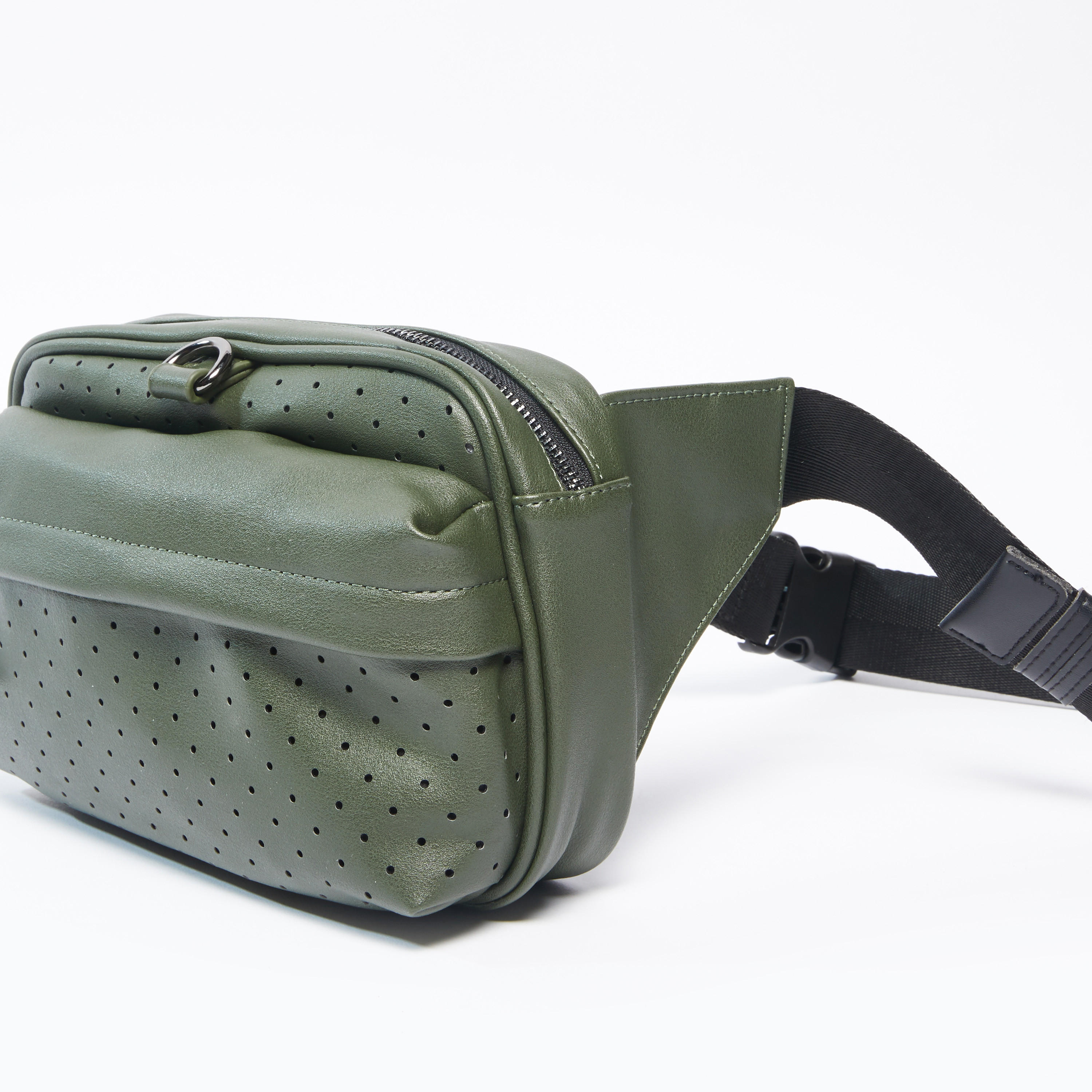 حقيبة خصر مثقّبة بإبزيم إغلاق-men-bags-image-5