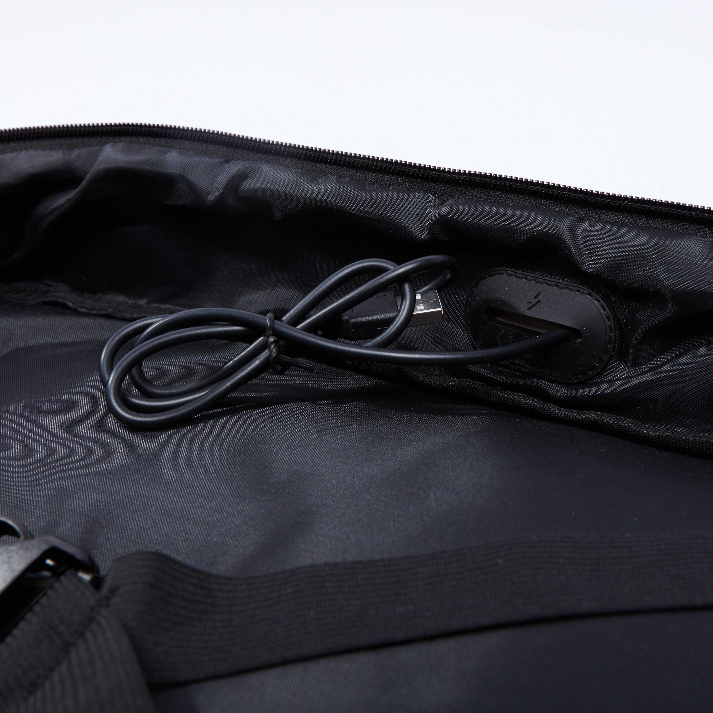 حقيبة ظهر بحمّالات كتف قابلة للتعديل وقسم للاب توب-men-bags-image-1