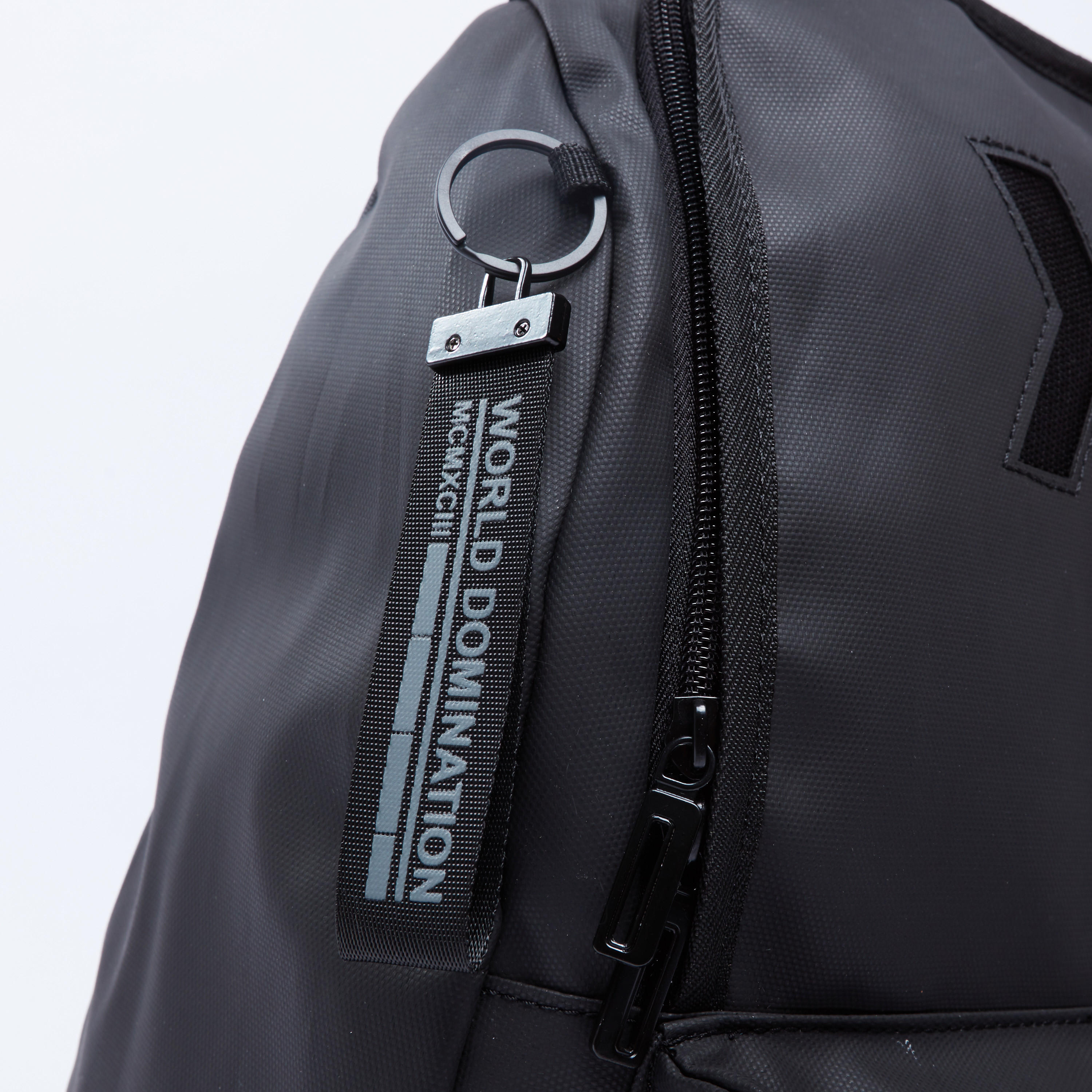 حقيبة ظهر بسحاب إغلاق وحمالات كتف قابلة للتعديل-men-bags-image-3