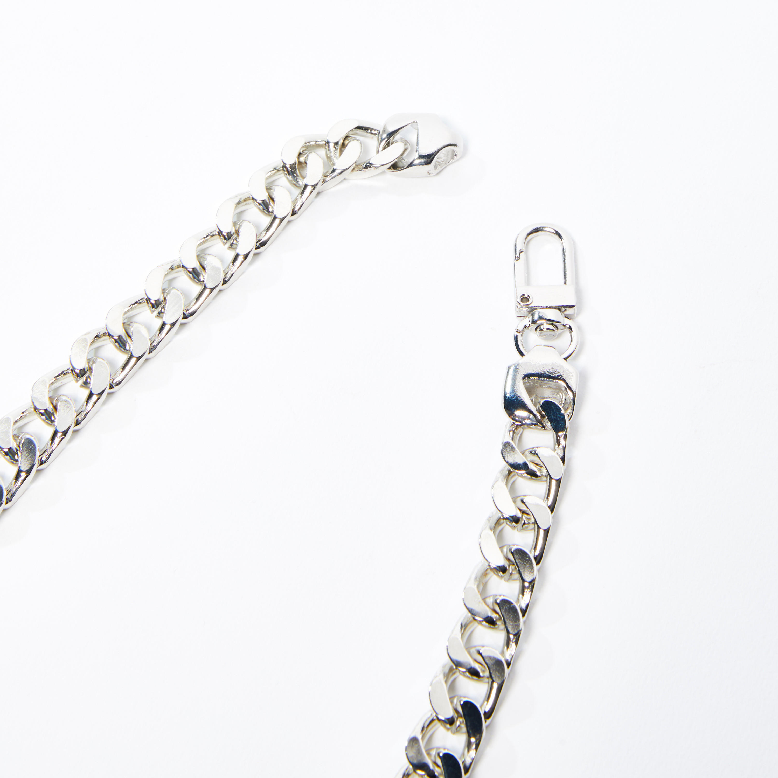 قلادة ميتاليك بمشبك إغلاق-men-watchesandjewellery-necklacesandpendants-image-3