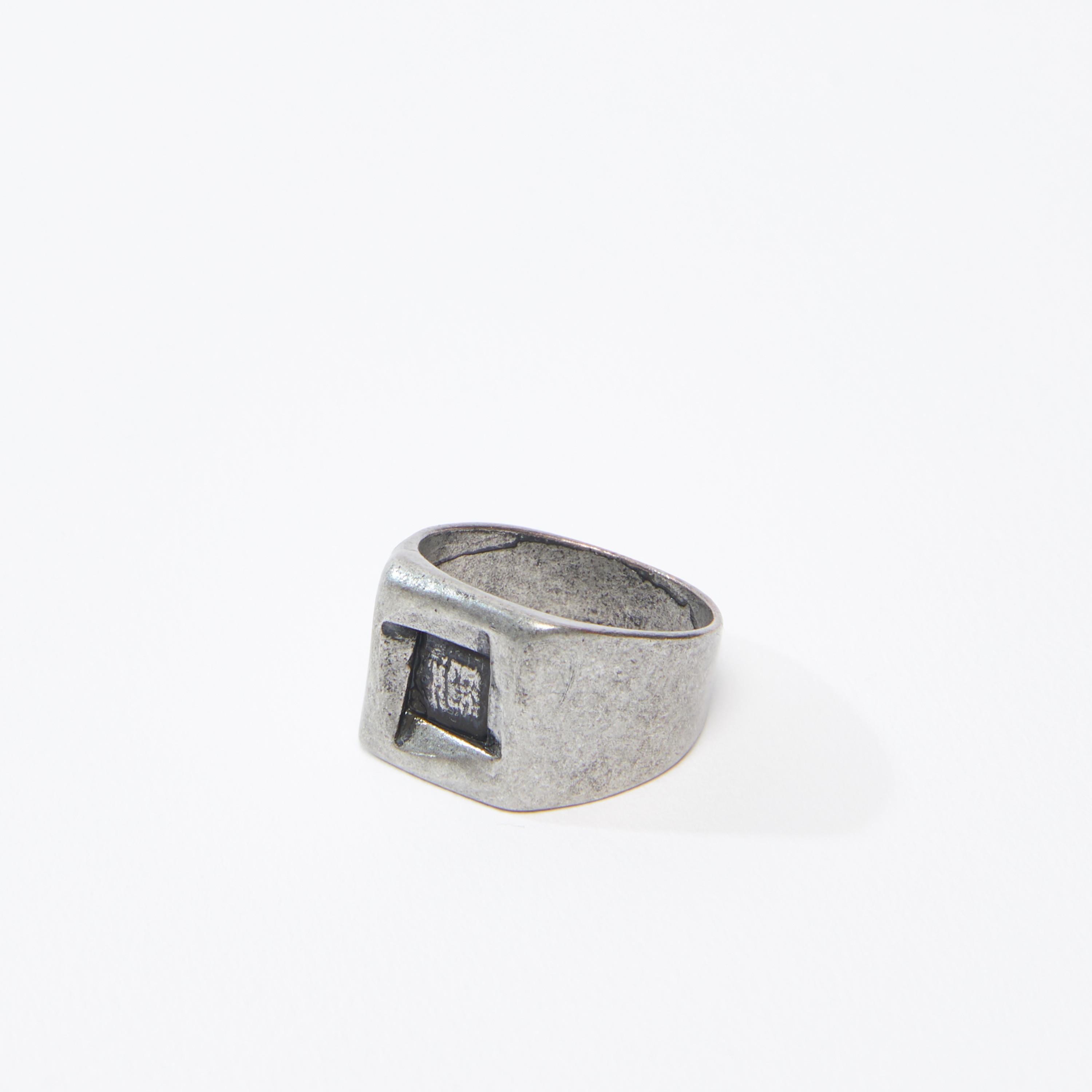 خاتم ميتاليك منقوش-men-watchesandjewellery-rings-image-3