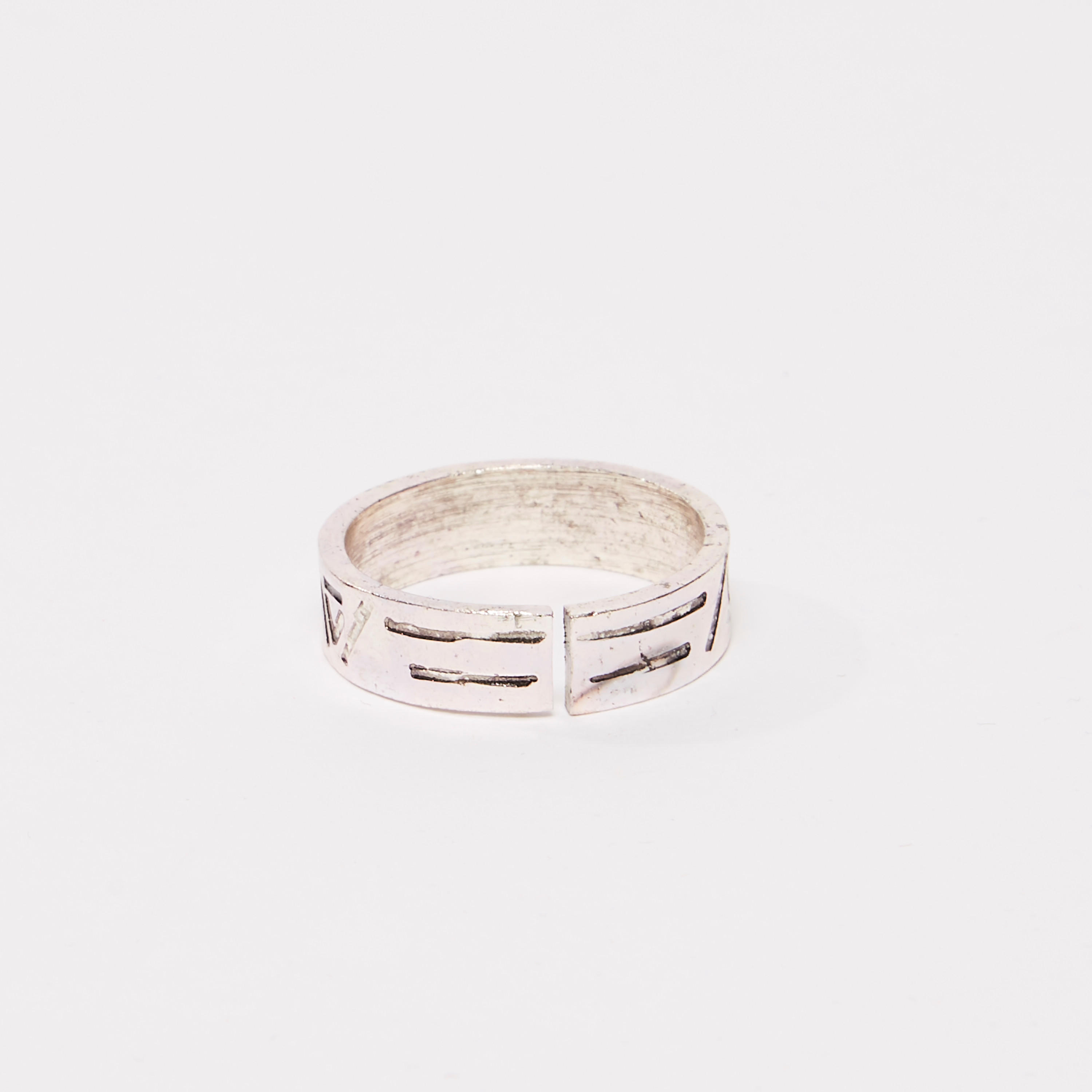 Metallic Finger Ring with Cutout Detail-men-watchesandjewellery-rings-image-2