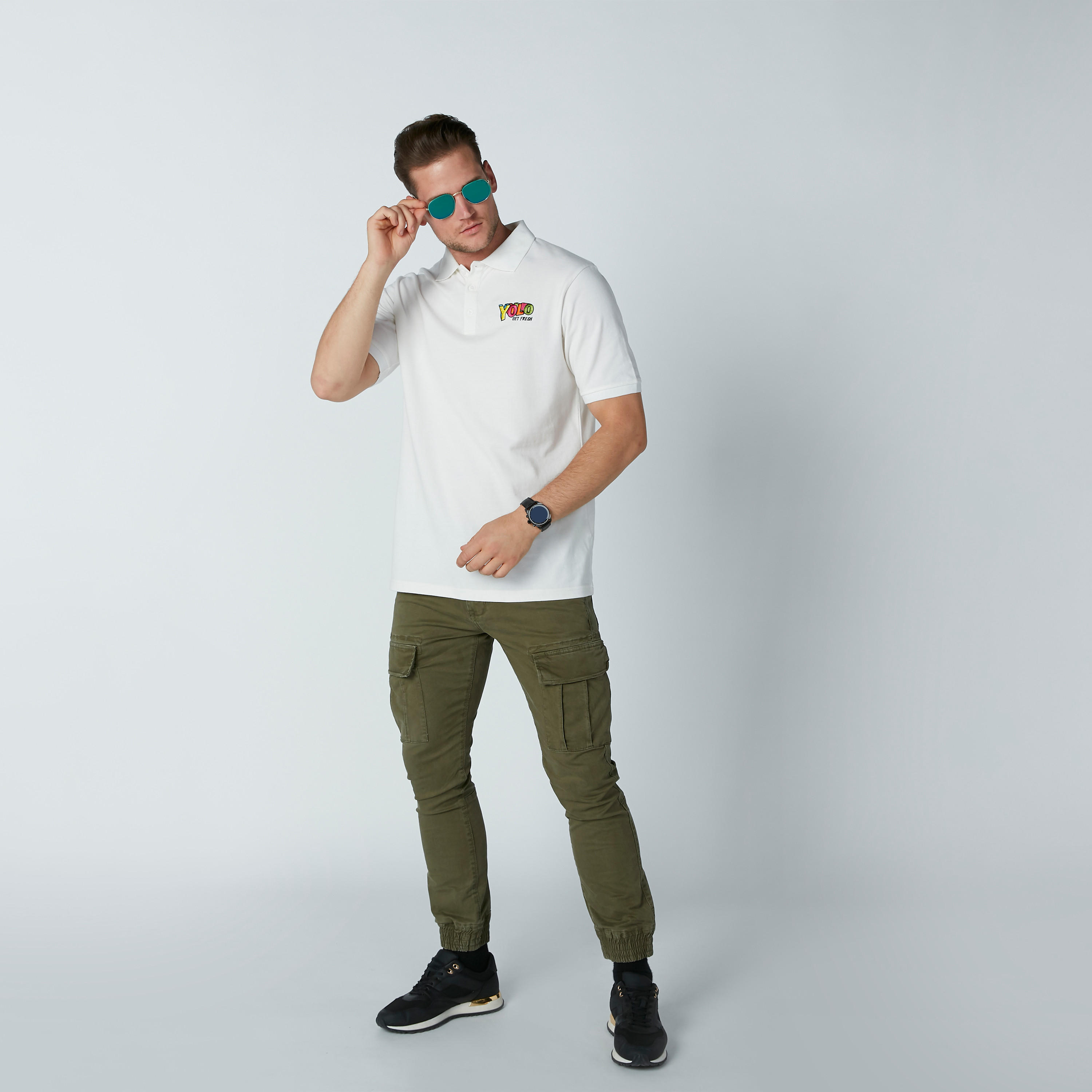 نظارة شمسية بإطار كامل ميتاليك ووسادات أنف شفّافة-men-sunglasses-image-2
