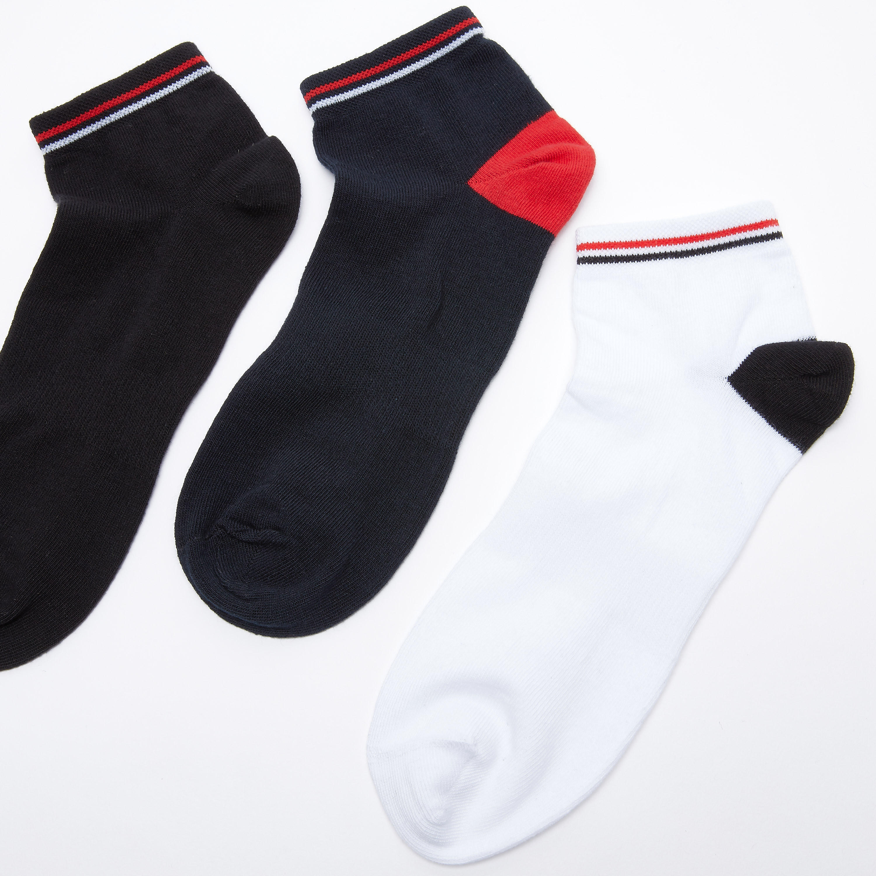 جوارب مقلّمة بطول الكاحل - طقم من 3 أزواج-men-socks-image-3