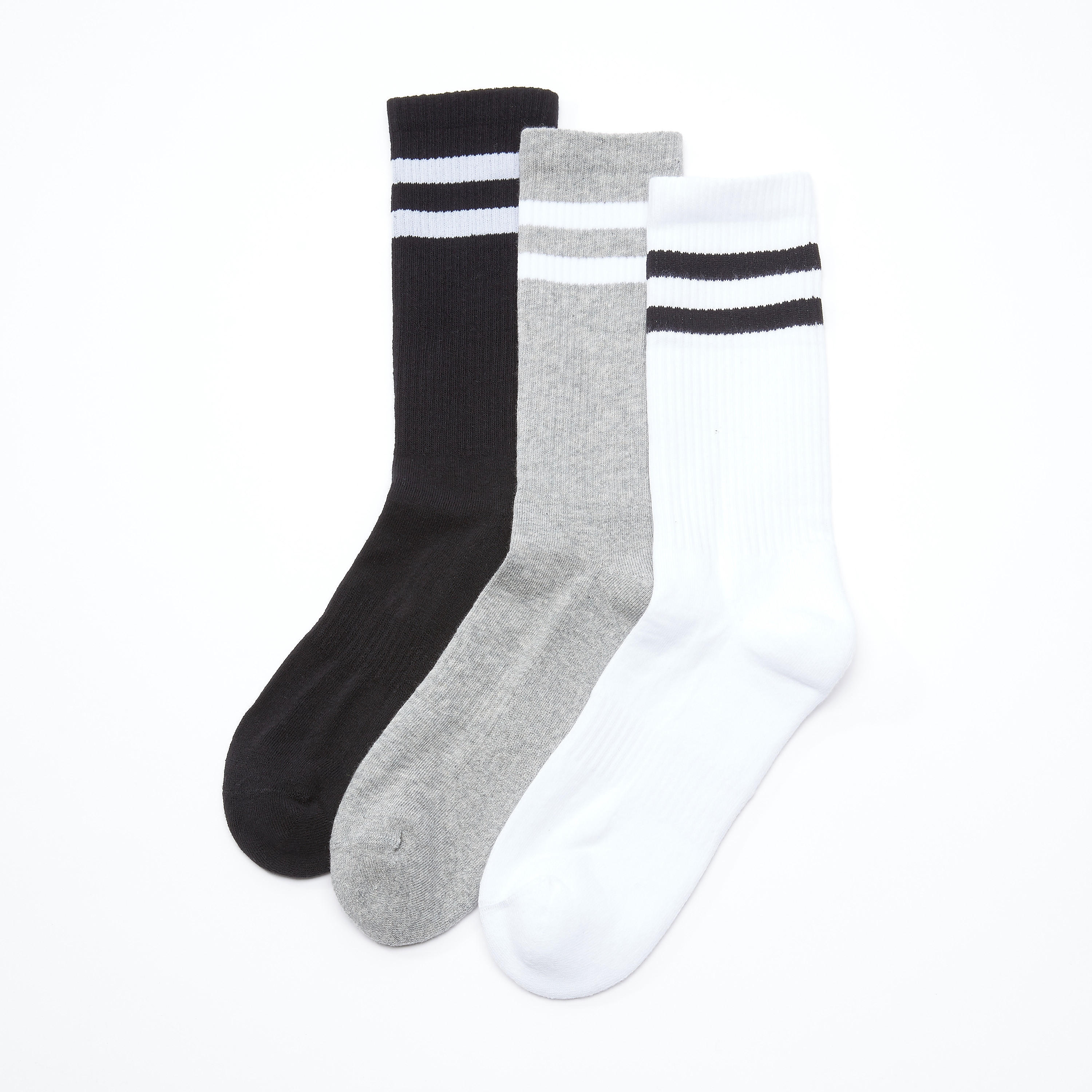 جوارب مقلّمة بطول متوسط - طقم من 3 قطع-men-socks-image-1