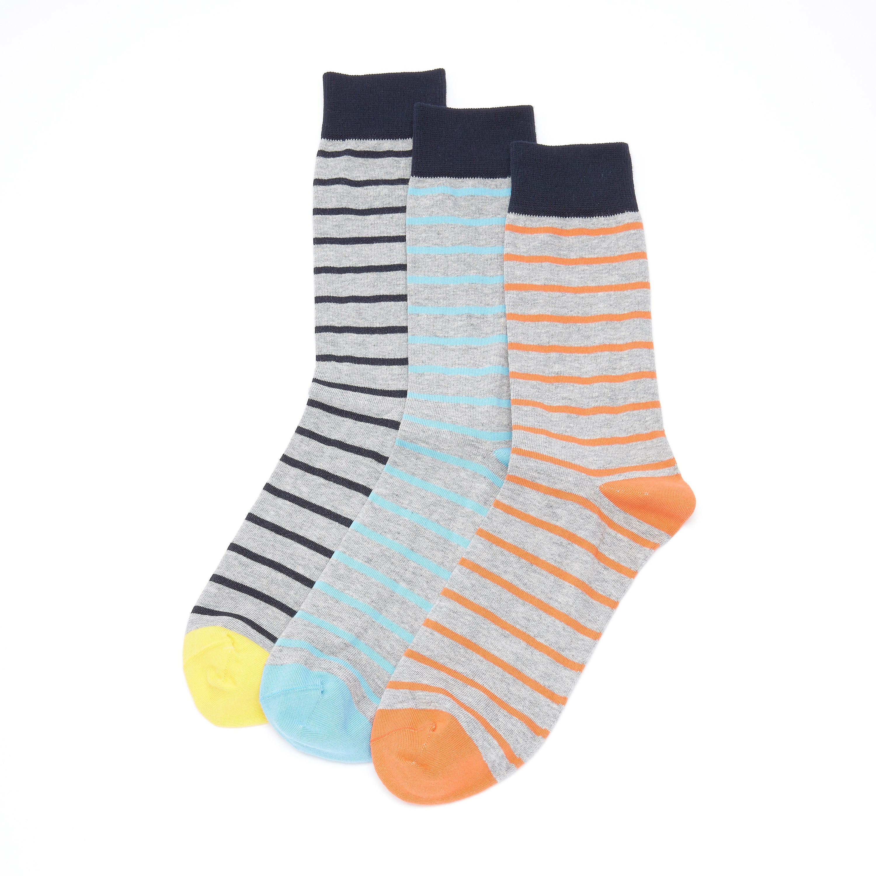 جوارب مقلّمة بطول متوسط - طقم من 3 قطع-men-socks-image-1