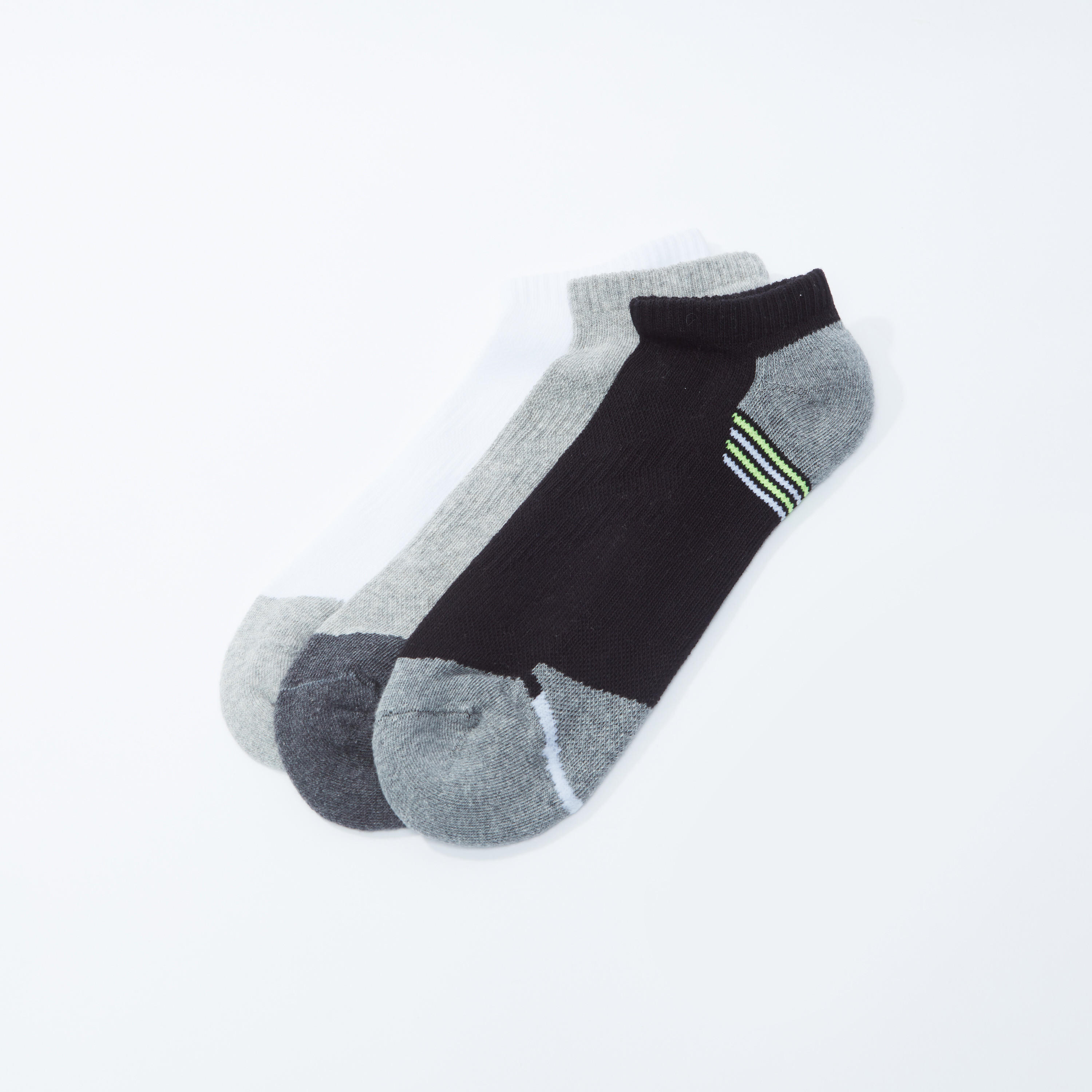جوارب مقلّمة بطول الكاحل - طقم من 3 أزواج-men-socks-image-2