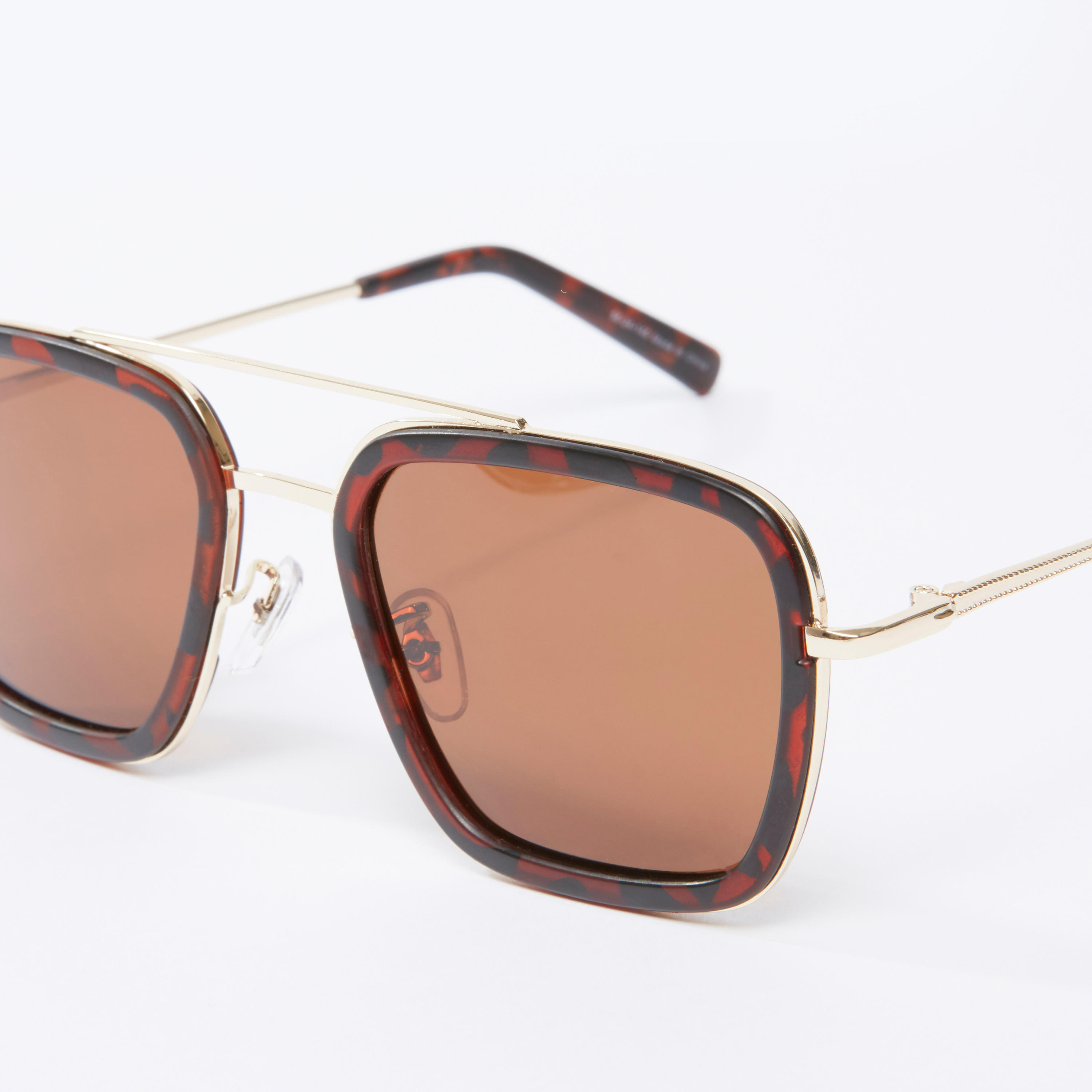 نظّارة شمسية واي فيرار بإطار كامل ووسادات أنف وطبعات-men-sunglasses-image-3