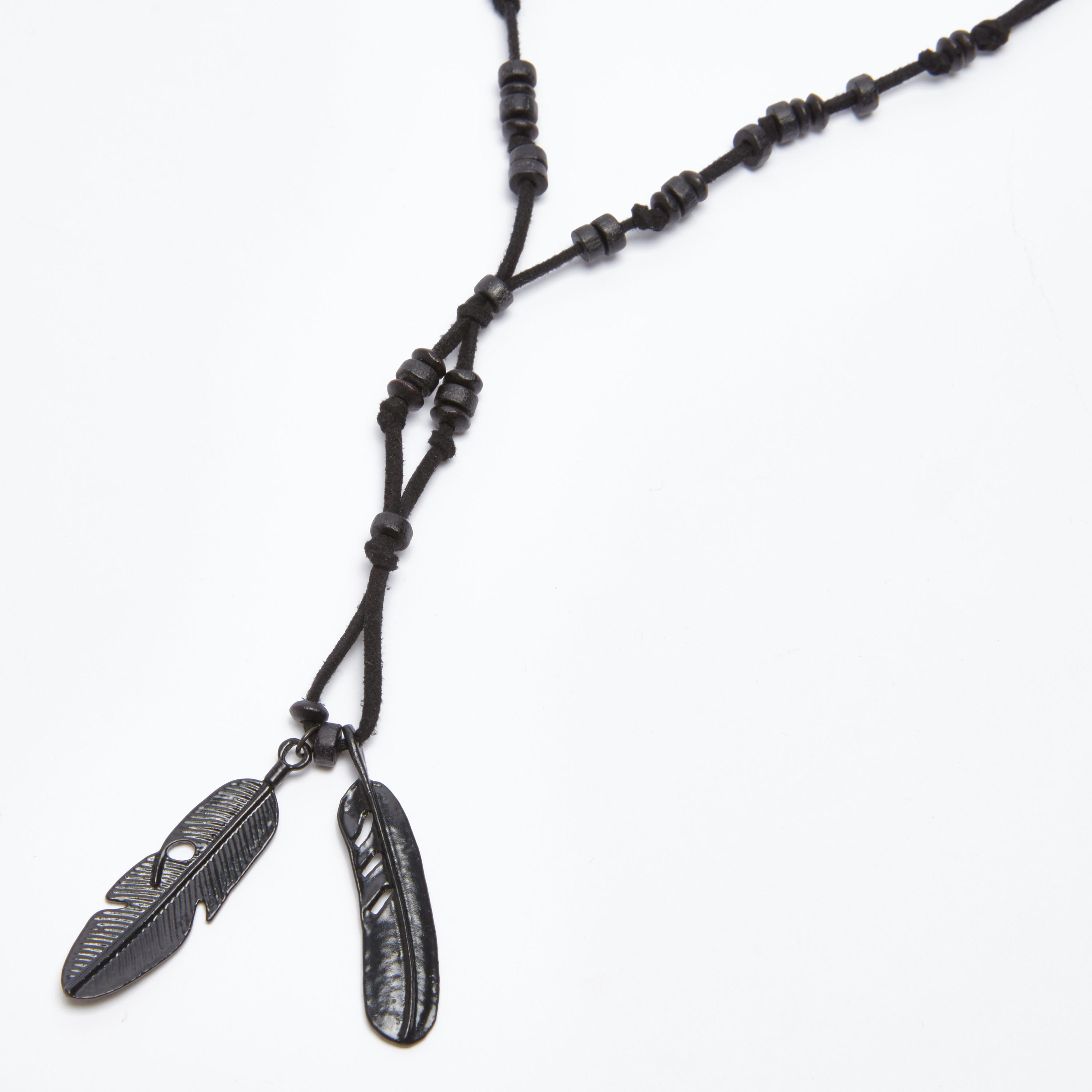 قلادة طويلة بتفاصيل ورق شجر-men-watchesandjewellery-necklacesandpendants-image-1