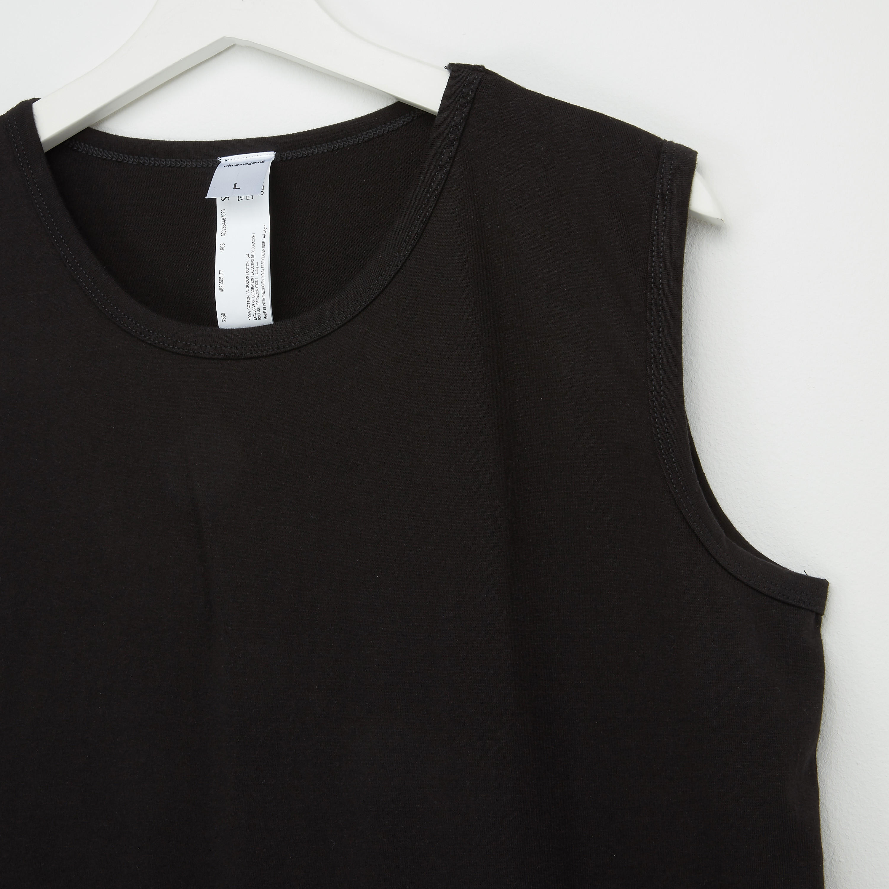 فيست سادة دون أكمام بياقة عميقة-men-clothing-tshirtsandpolos-vests-image-2
