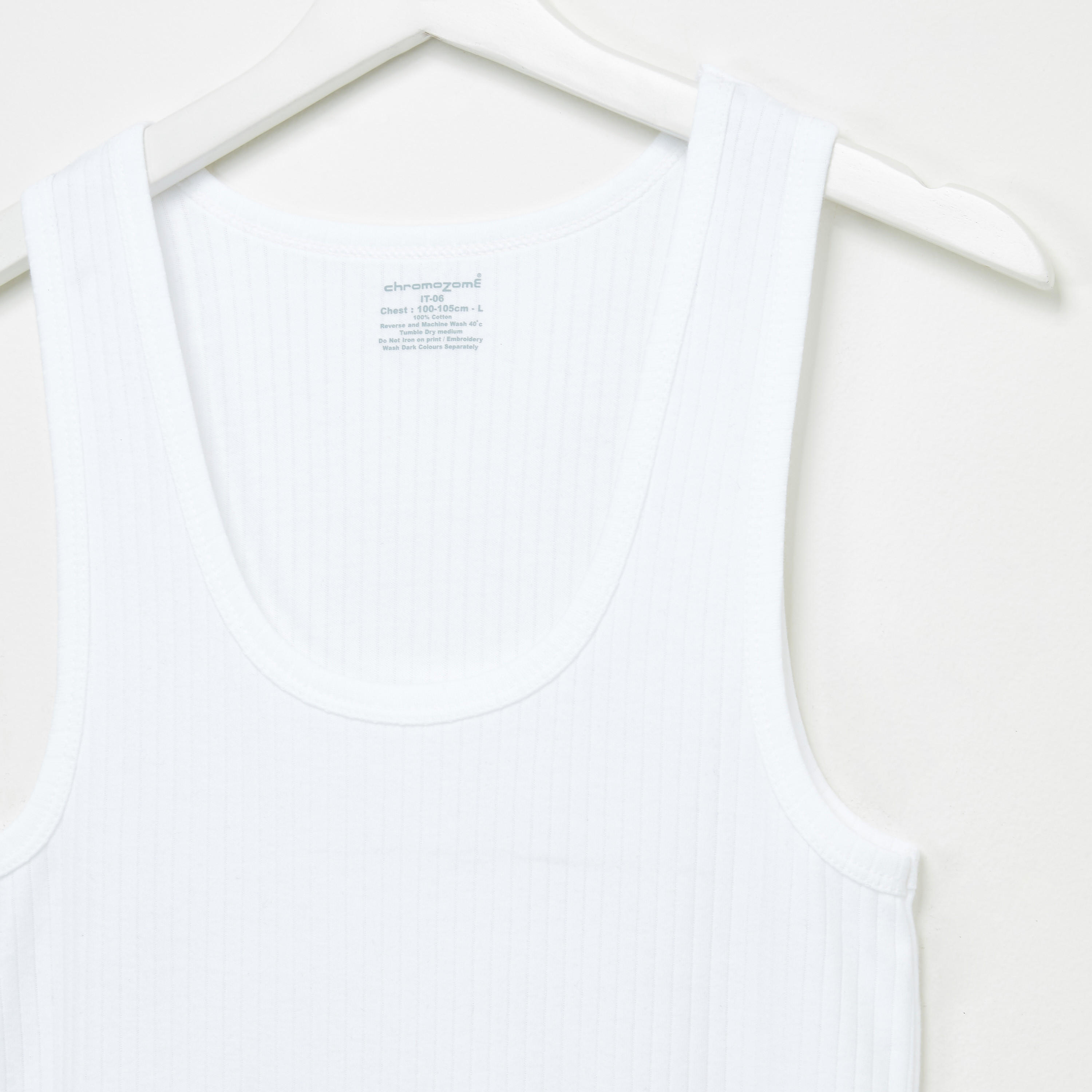 فيست دون أكمام بياقة عميقة-men-clothing-tshirtsandpolos-vests-image-2