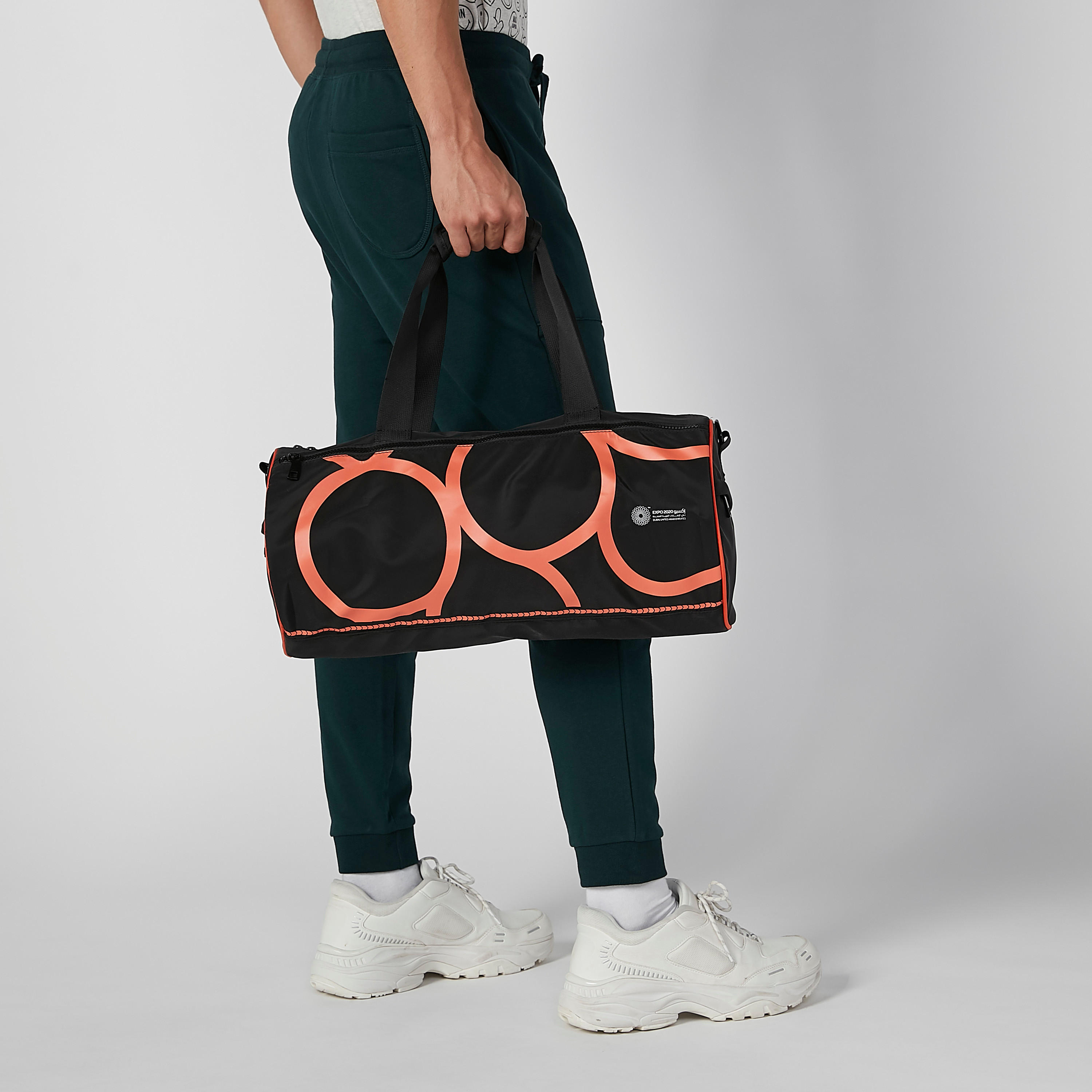 شنطة دافل بمقابض مزدوجة وحمالات قابلة للفصل وطبعات-men-bags-image-2