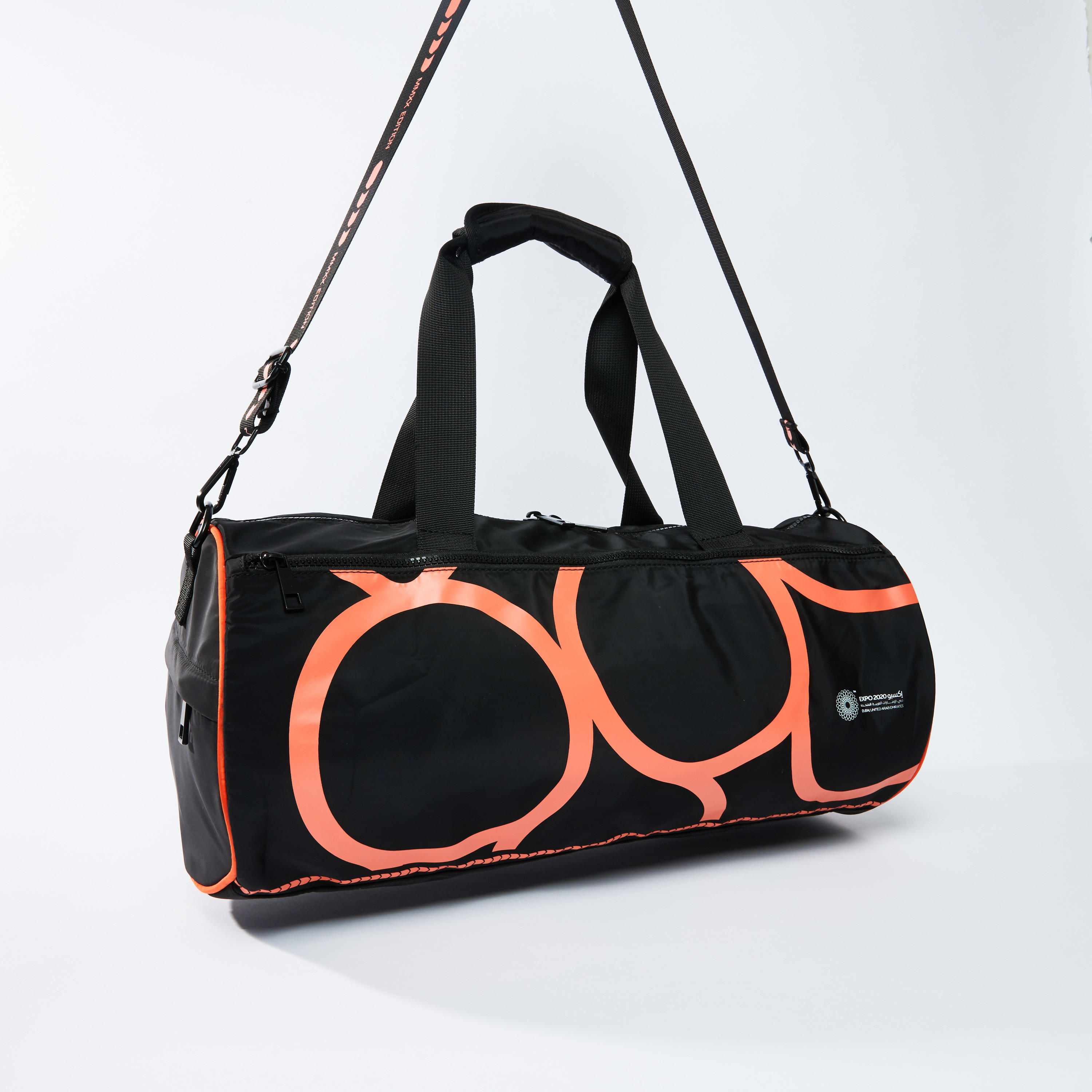 شنطة دافل بمقابض مزدوجة وحمالات قابلة للفصل وطبعات-men-bags-image-3