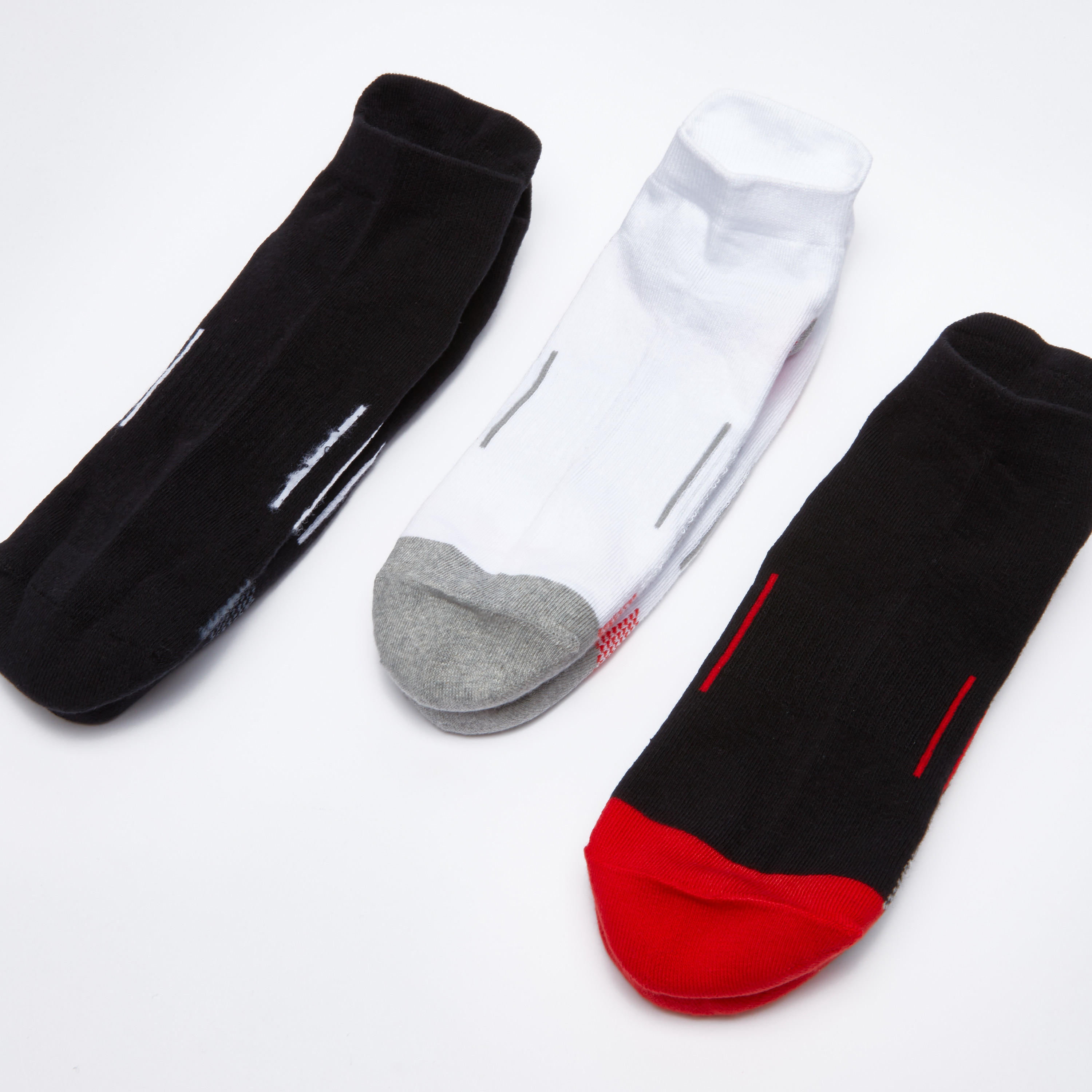 جوارب مضلّعة بطول الكاحل - طقم من 3 أزواج-men-socks-image-1