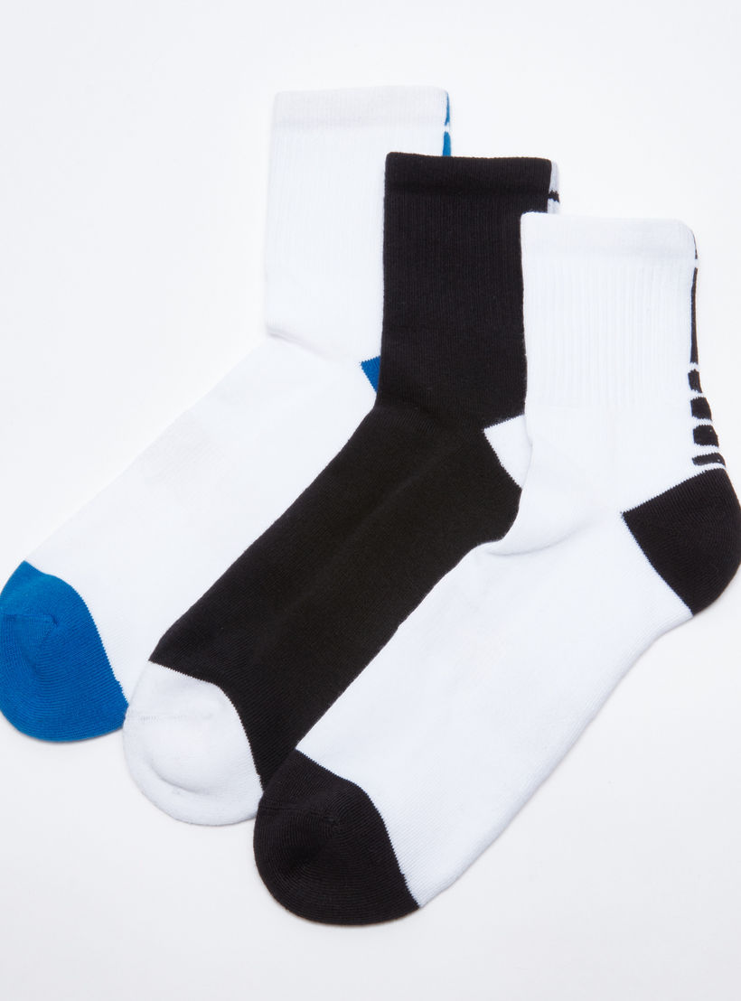 جوارب متوسطة الطول بطبعات - طقم من 3 أزواج-men-socks-image-2