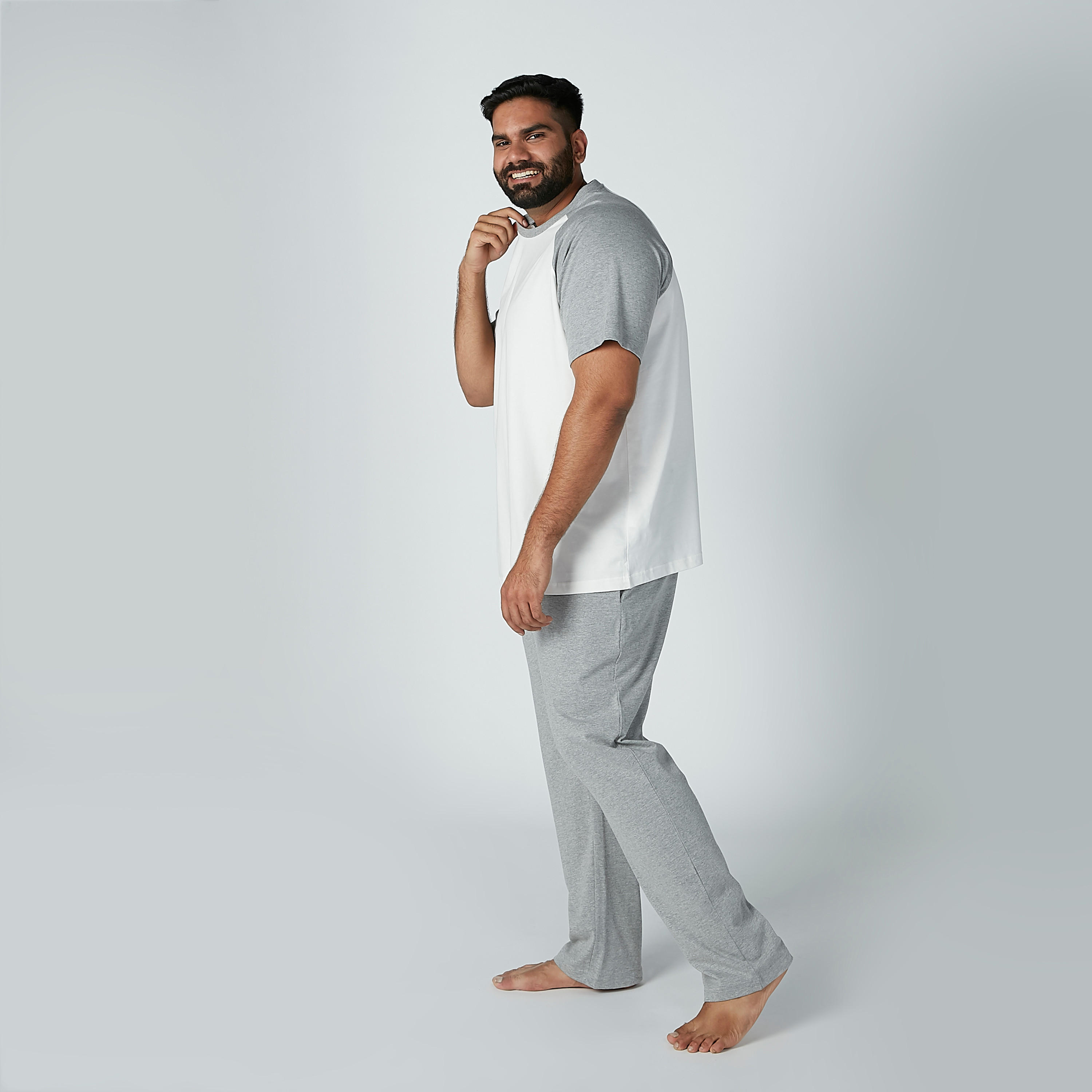 طقم بيجاما تيشيرت بأكمام مغايرة وبنطال-men-clothing-nightwear-sets-image-1
