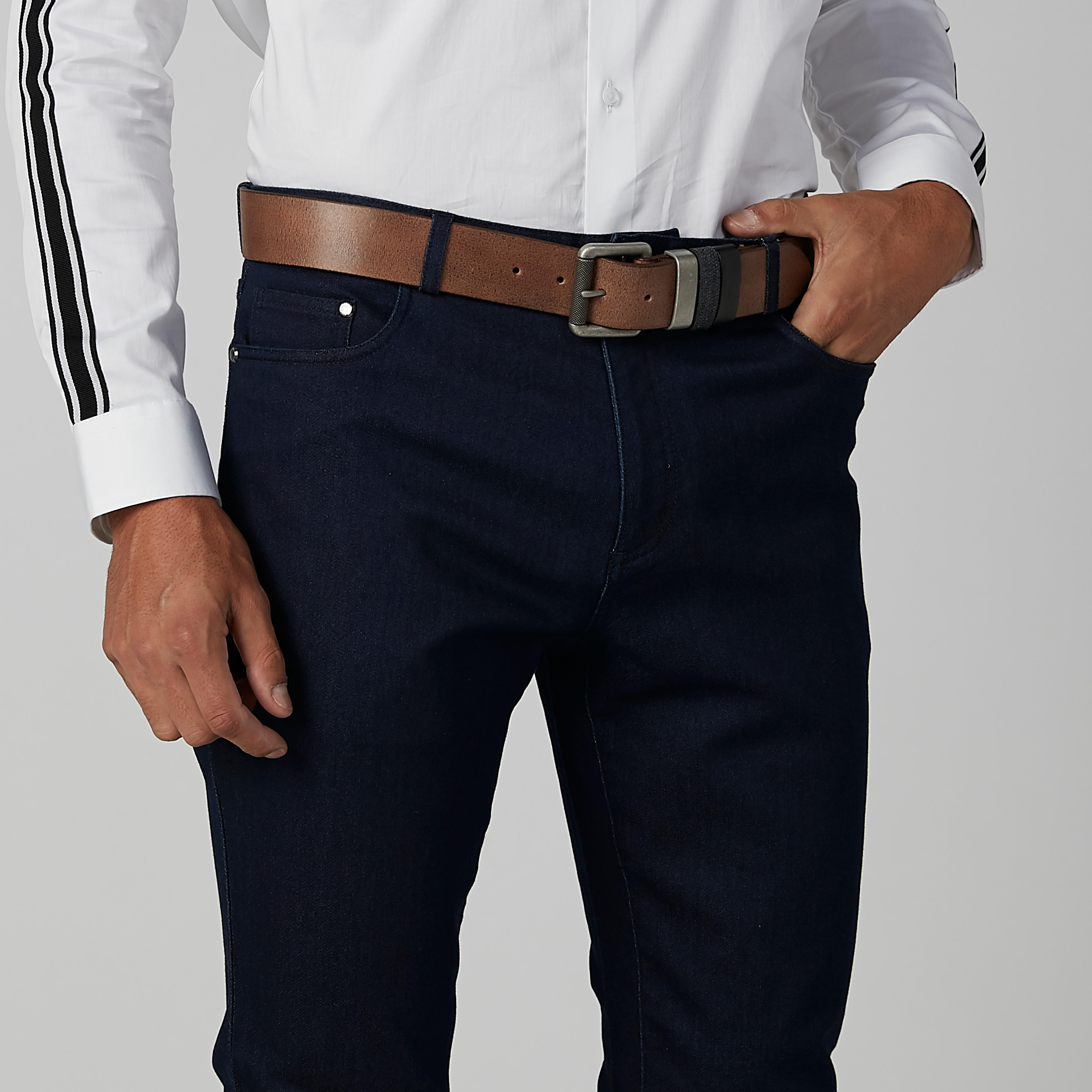 حزام بارز الملمس بإبزيم بدبوس-men-beltsandwallets-belts-image-2