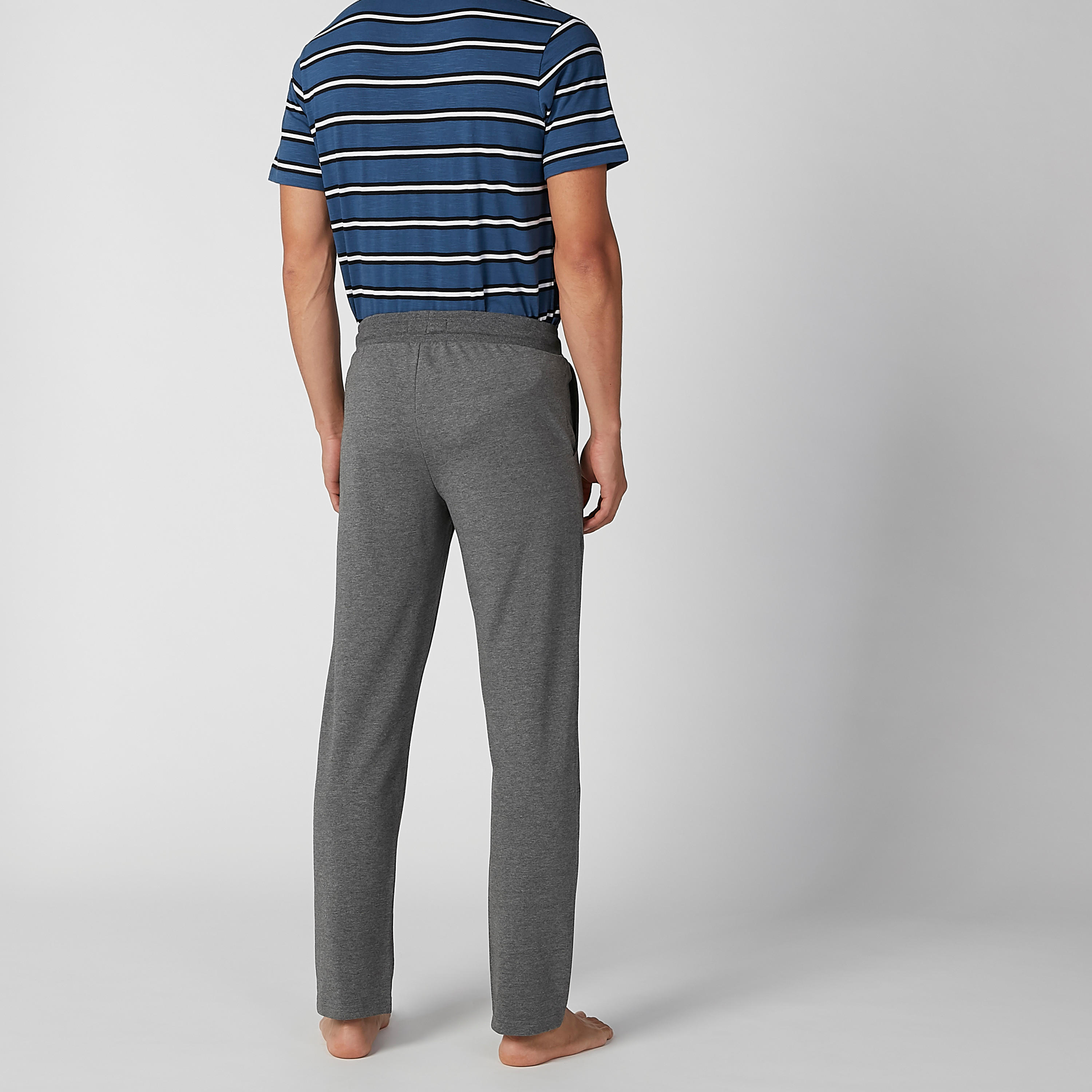 بنطال بيجاما سادة بخصر رباط وجيوب جانبية-men-clothing-nightwear-pyjamaandshorts-image-1