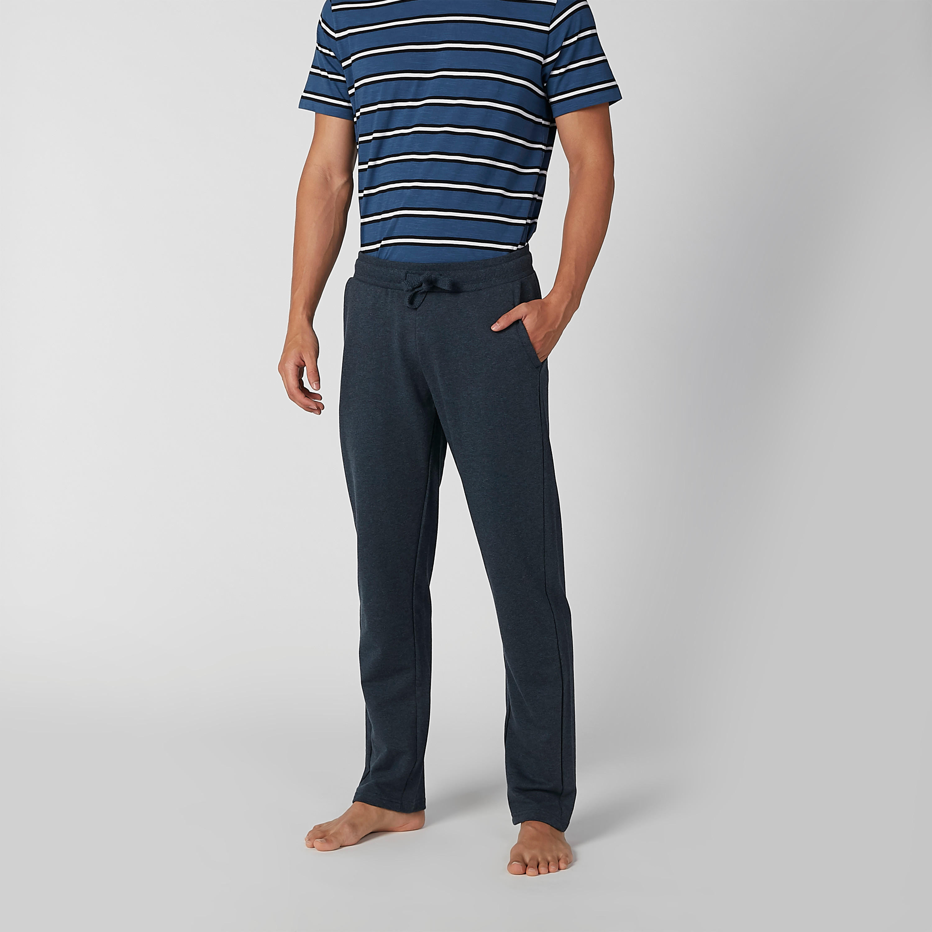بنطال بيجاما سادة بجيوب ورباط-men-clothing-nightwear-pyjamaandshorts-image-4