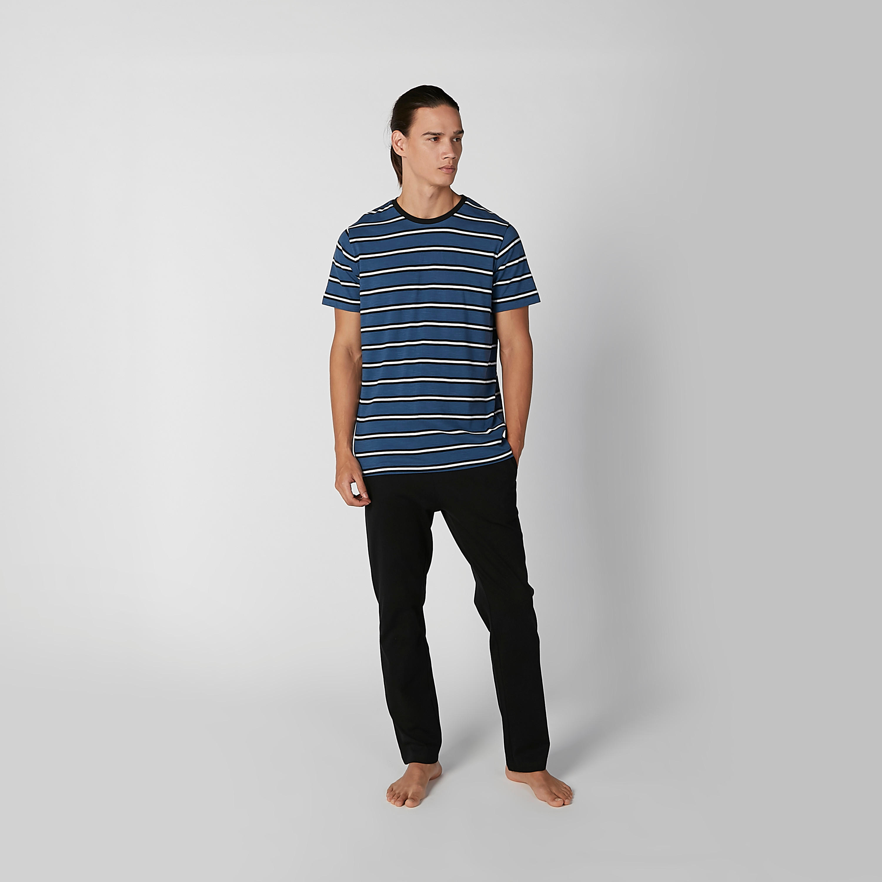 طقم بنطال بيجاما طويل وتيشيرت مقلّم بياقة مستديرة-men-clothing-nightwear-sets-image-4