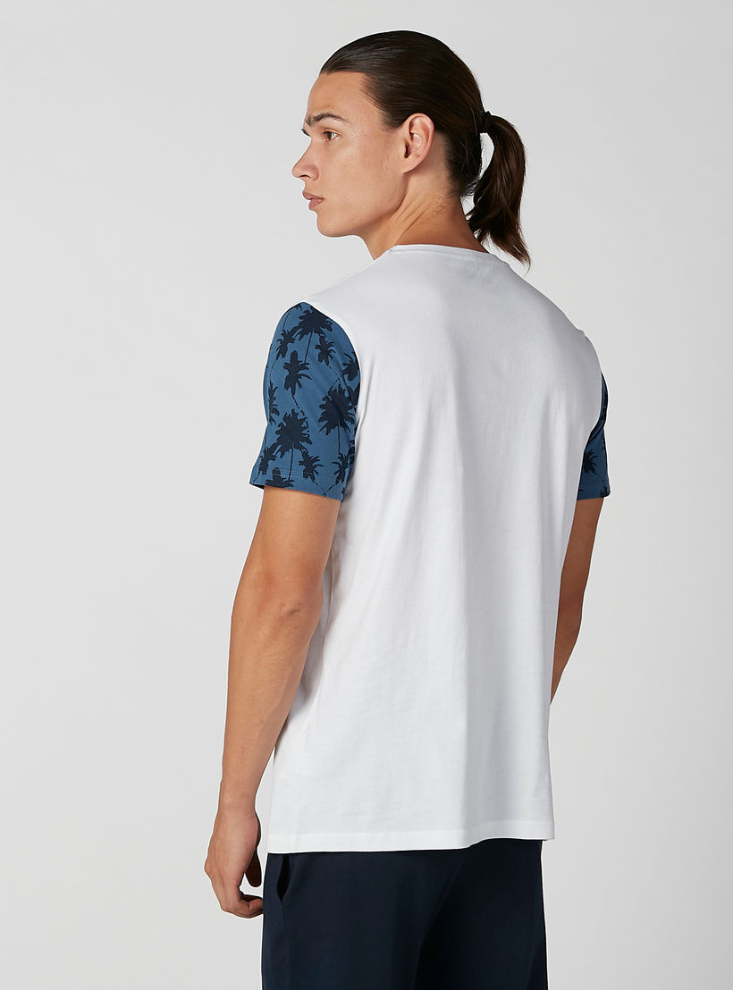 طقم بنطال بيجاما وتيشيرت بياقة مستديرة وطبعات-men-clothing-nightwear-sets-image-1