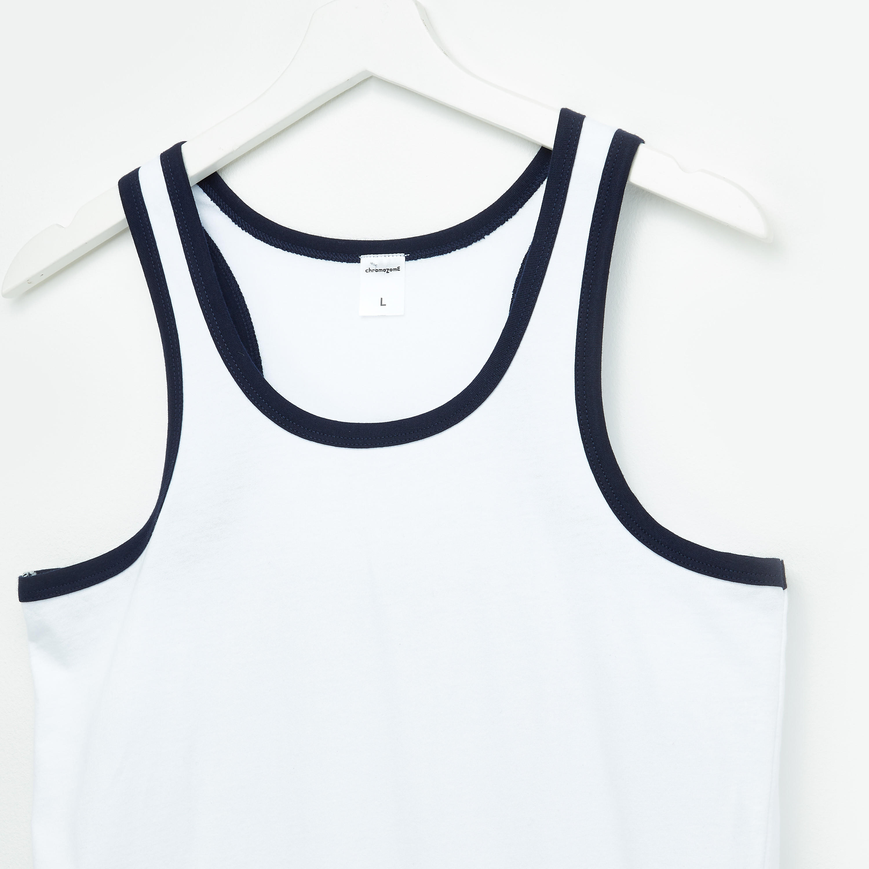 فيست بياقة عميقة وتفاصيل-men-clothing-tshirtsandpolos-vests-image-2