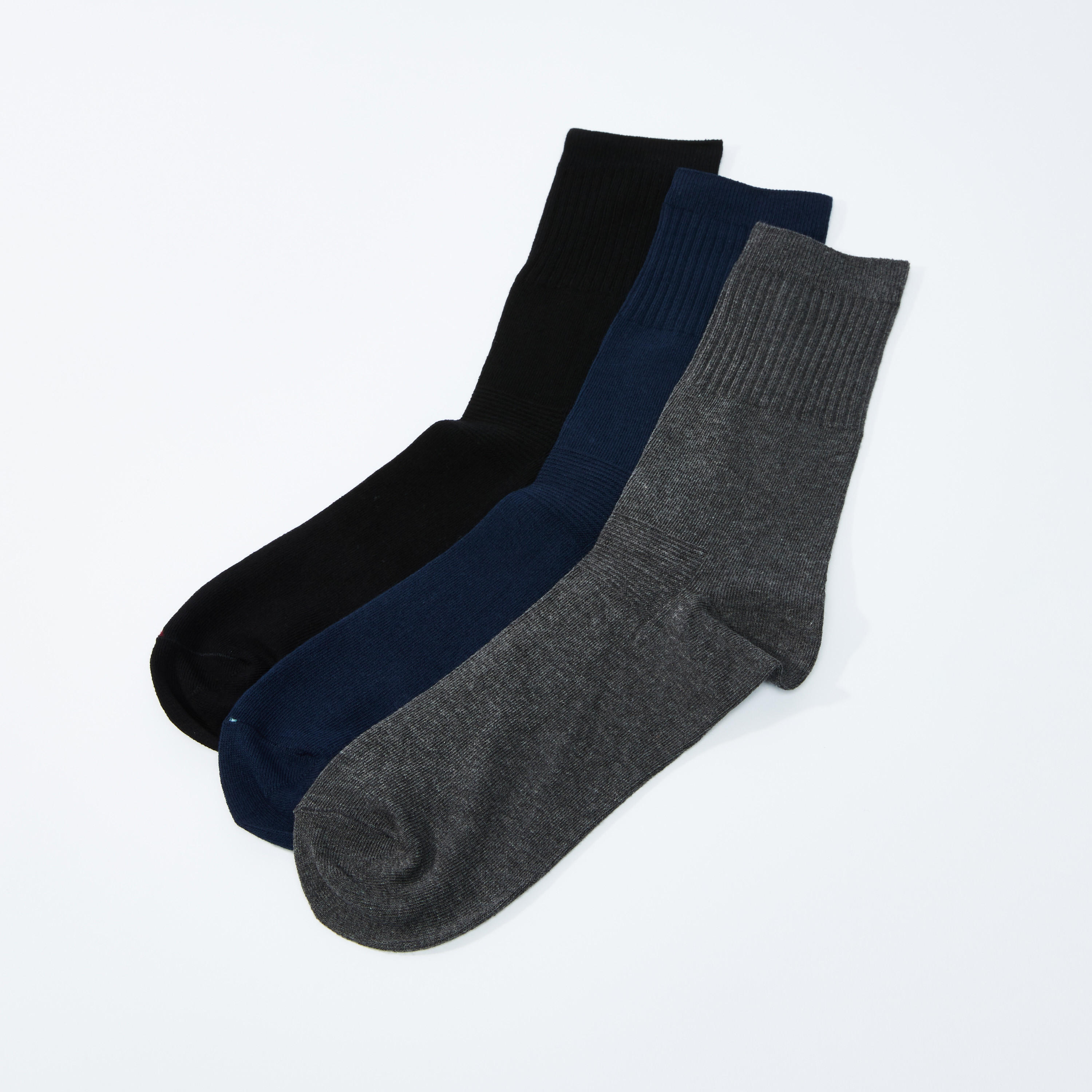 جوارب بارزة الملمس بطول ربلة الساق بحواف مضلّعة - طقم من 3 أزواج-men-socks-image-1