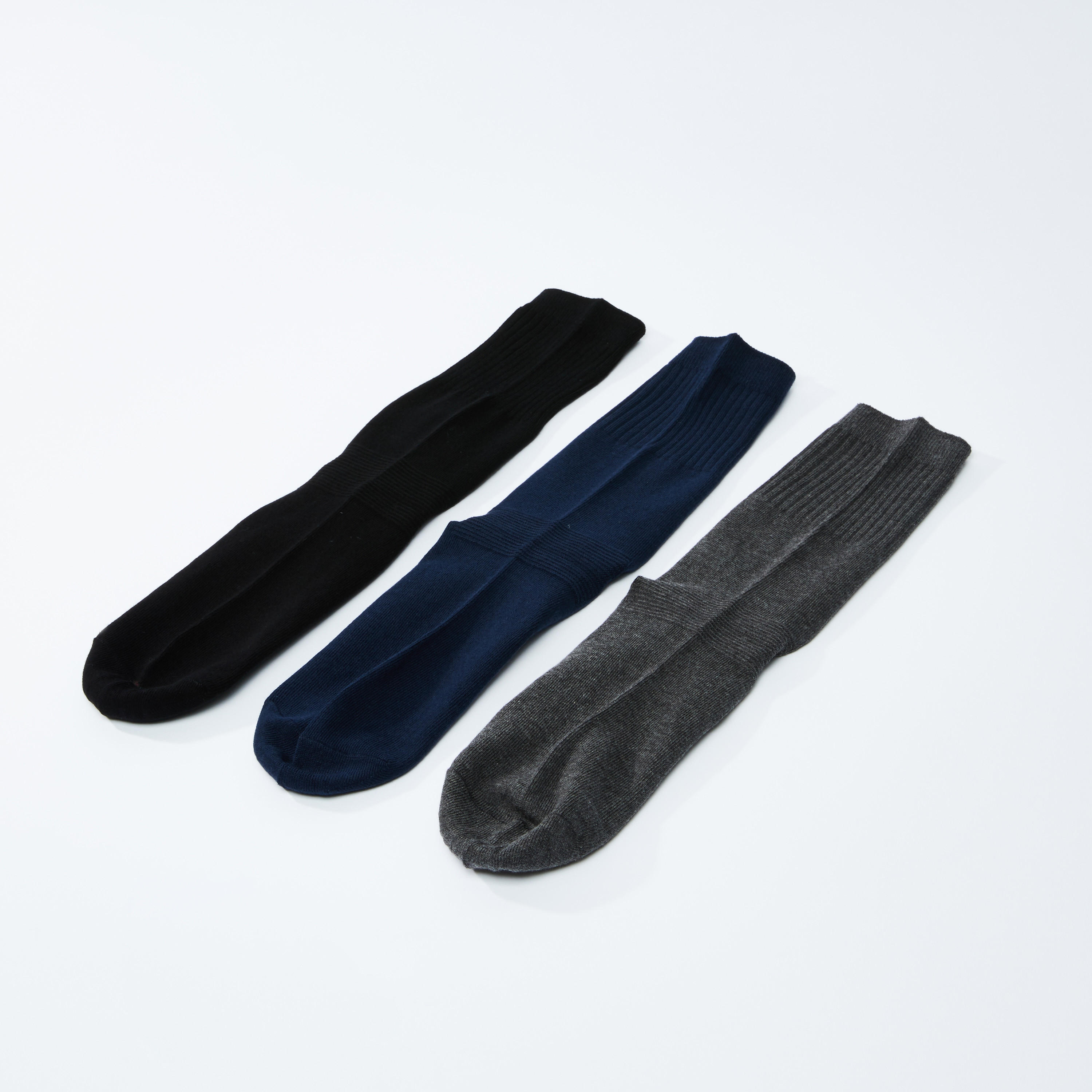 جوارب بارزة الملمس بطول ربلة الساق بحواف مضلّعة - طقم من 3 أزواج-men-socks-image-3