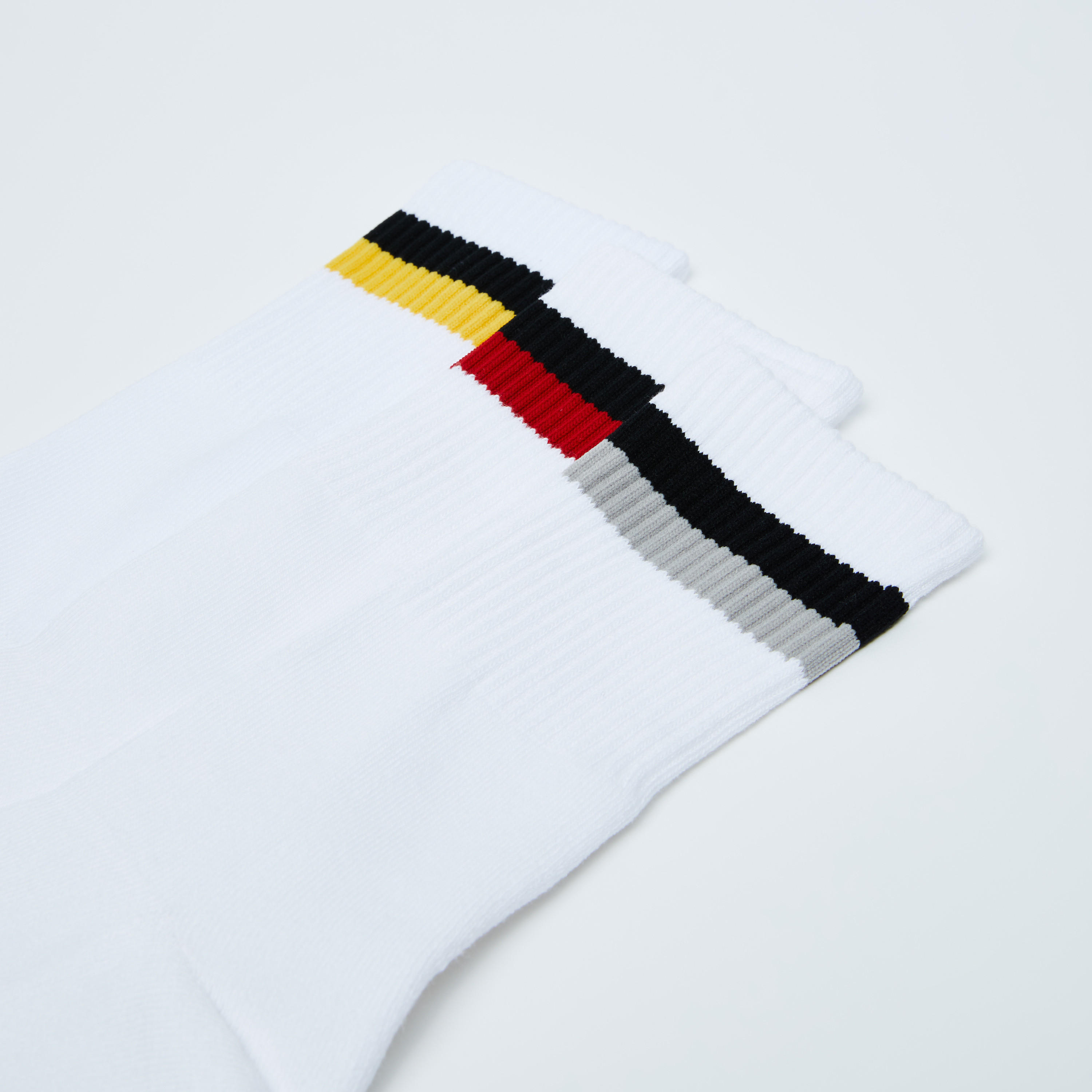 جوارب بطول ربلة الساق بحوّاف مضلّعة - طقم من 3 أزواج-men-socks-image-2
