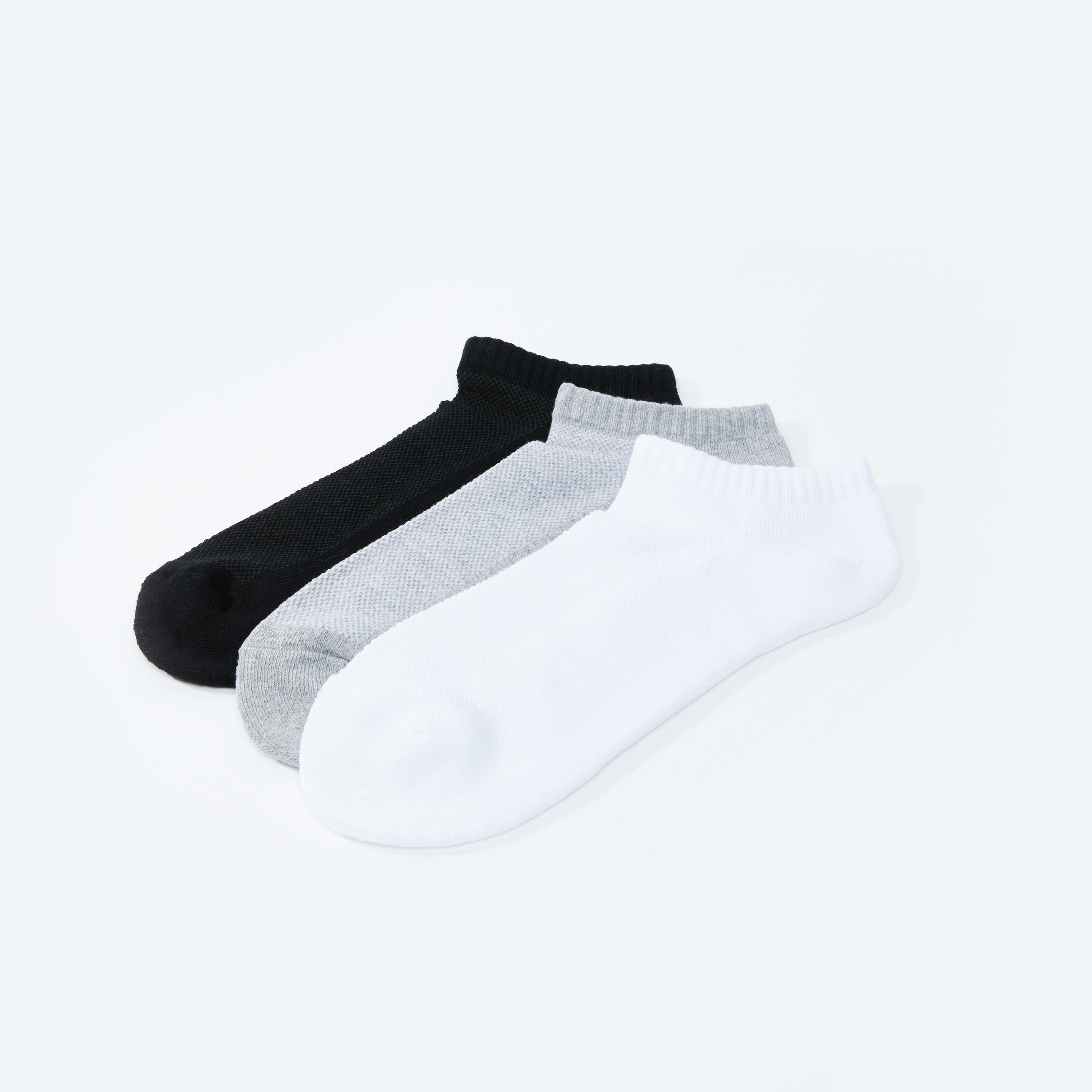 جوارب بارزة الملمس بطول الكاحل بحواف مضلّعة - طقم من 3 أزواج-men-socks-image-1