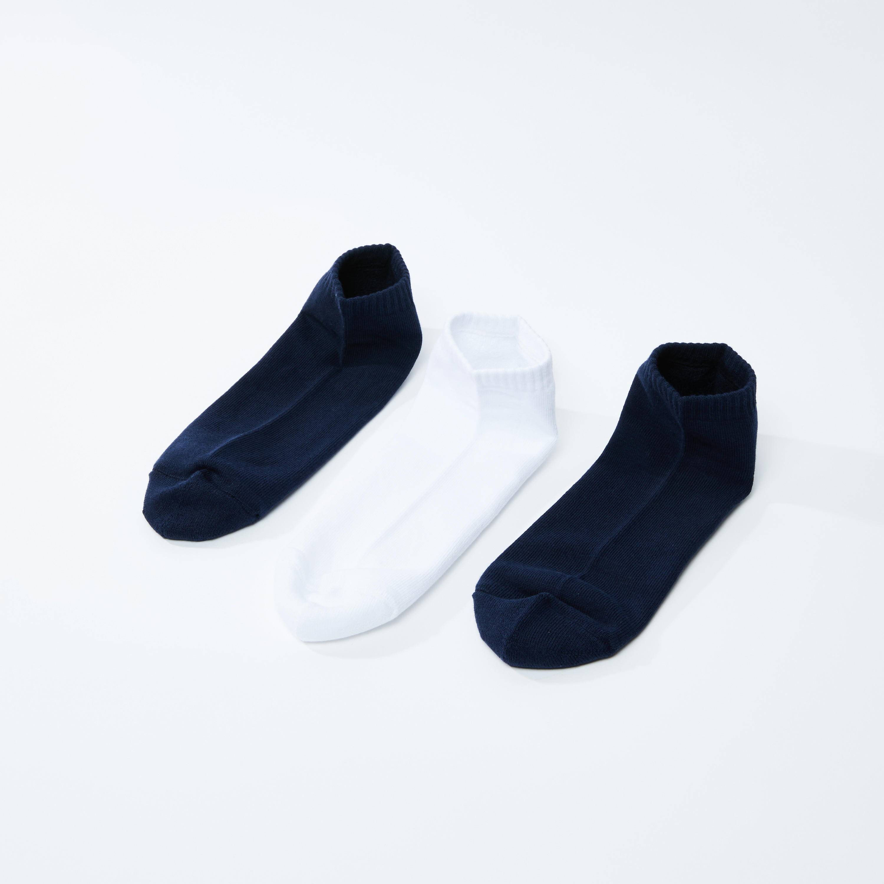 جوارب بارزة الملمس بطول الكاحل بحواف مضلّعة - طقم من 3 أزواج-men-socks-image-3