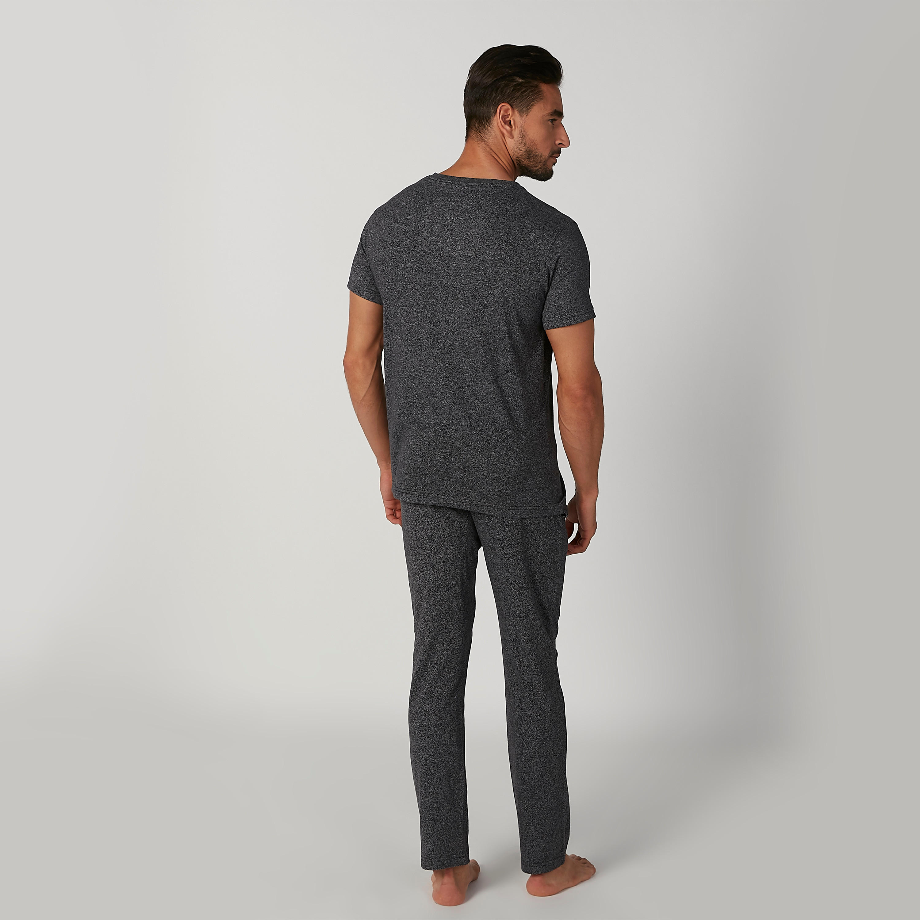 طقم بنطلون بيجاما وتيشيرت سادة بياقة هينلي-men-clothing-nightwear-sets-image-2
