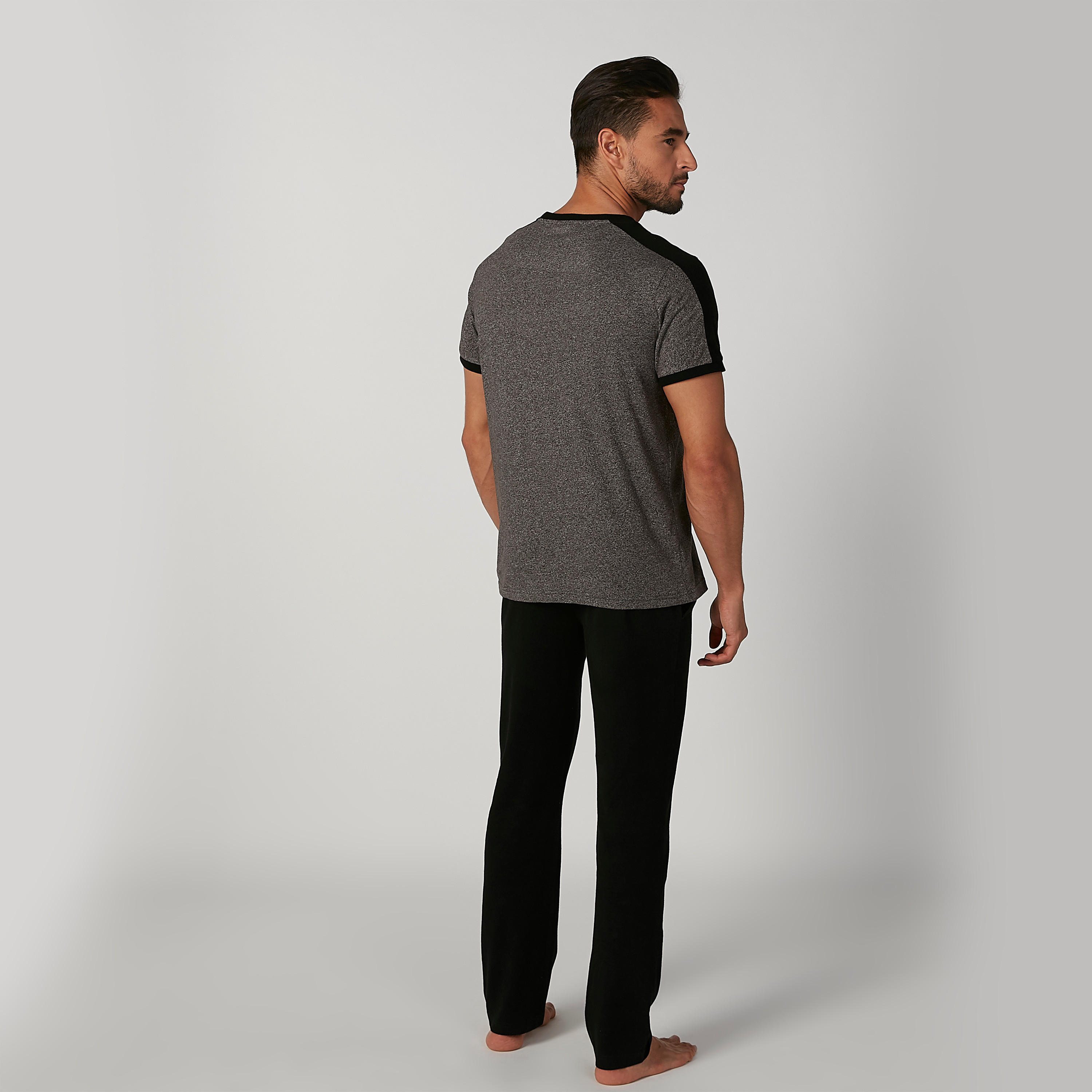 طقم بنطلون بيجاما وتيشيرت سادة بياقة مستديرة-men-clothing-nightwear-sets-image-3