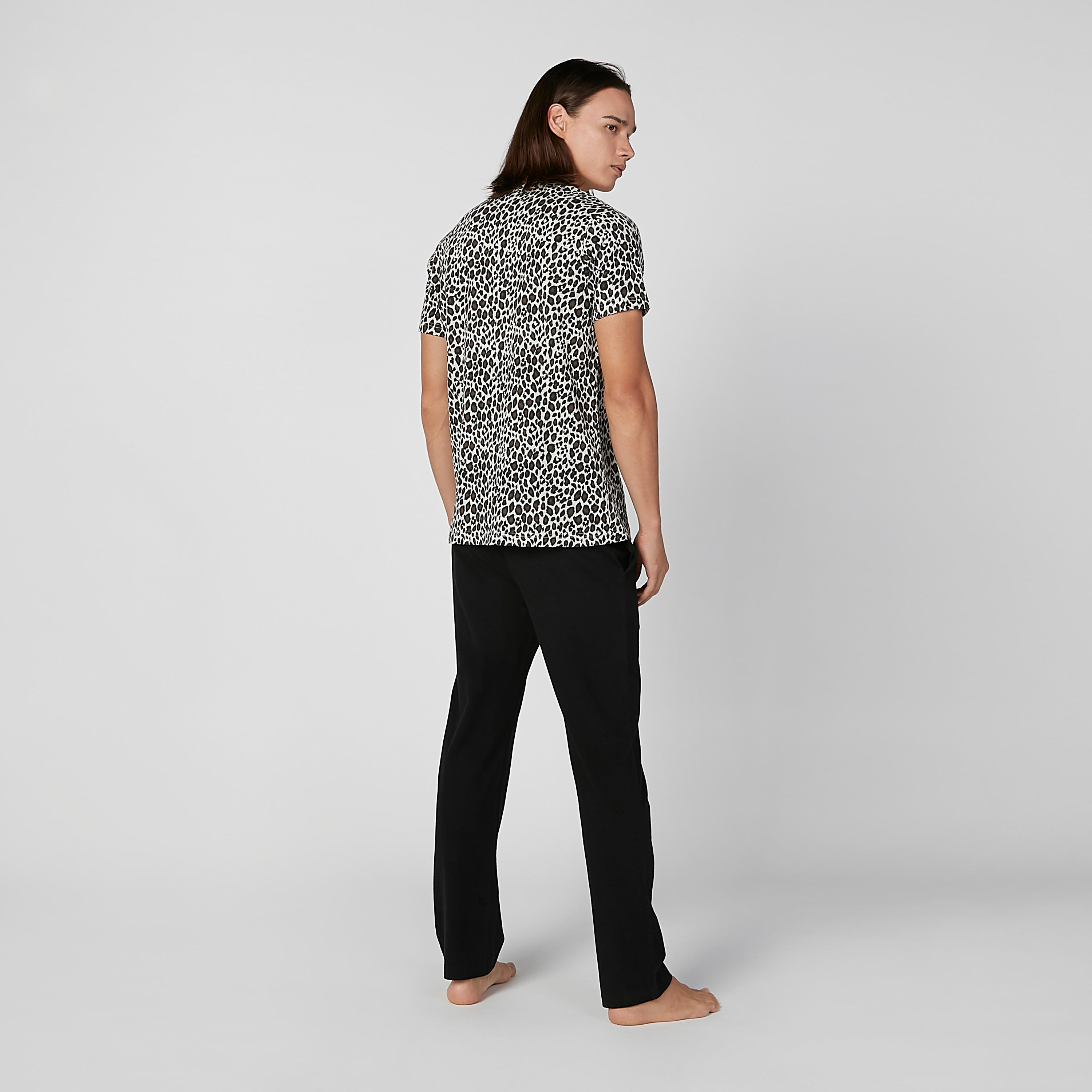 طقم بنطلون بيجاما وتيشيرت بياقة مستديرة وطبعات حيوانات-men-clothing-nightwear-sets-image-5