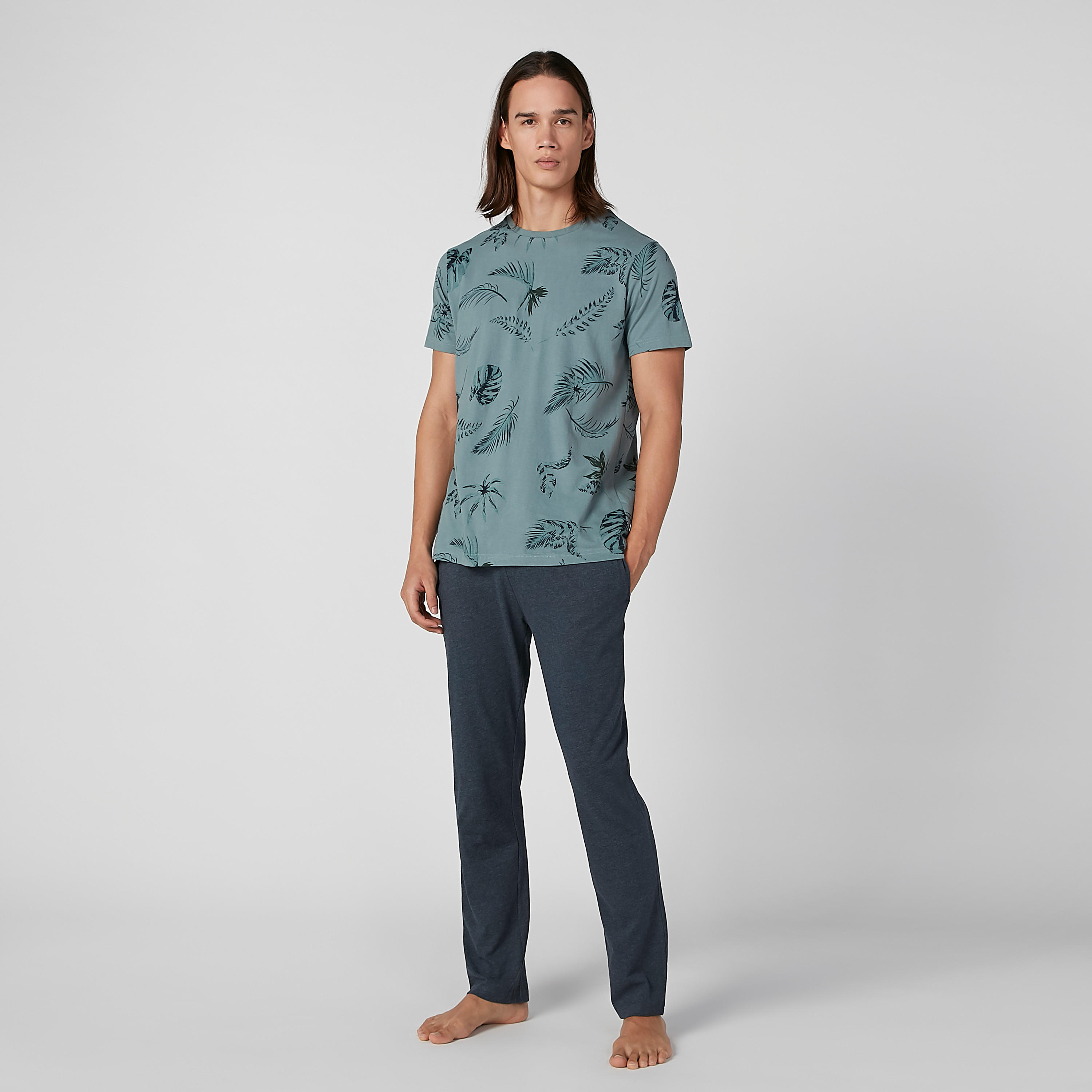 طقم بنطلون بيجاما سادة وتيشيرت بياقة مستديرة وطبعات-men-clothing-nightwear-sets-image-4
