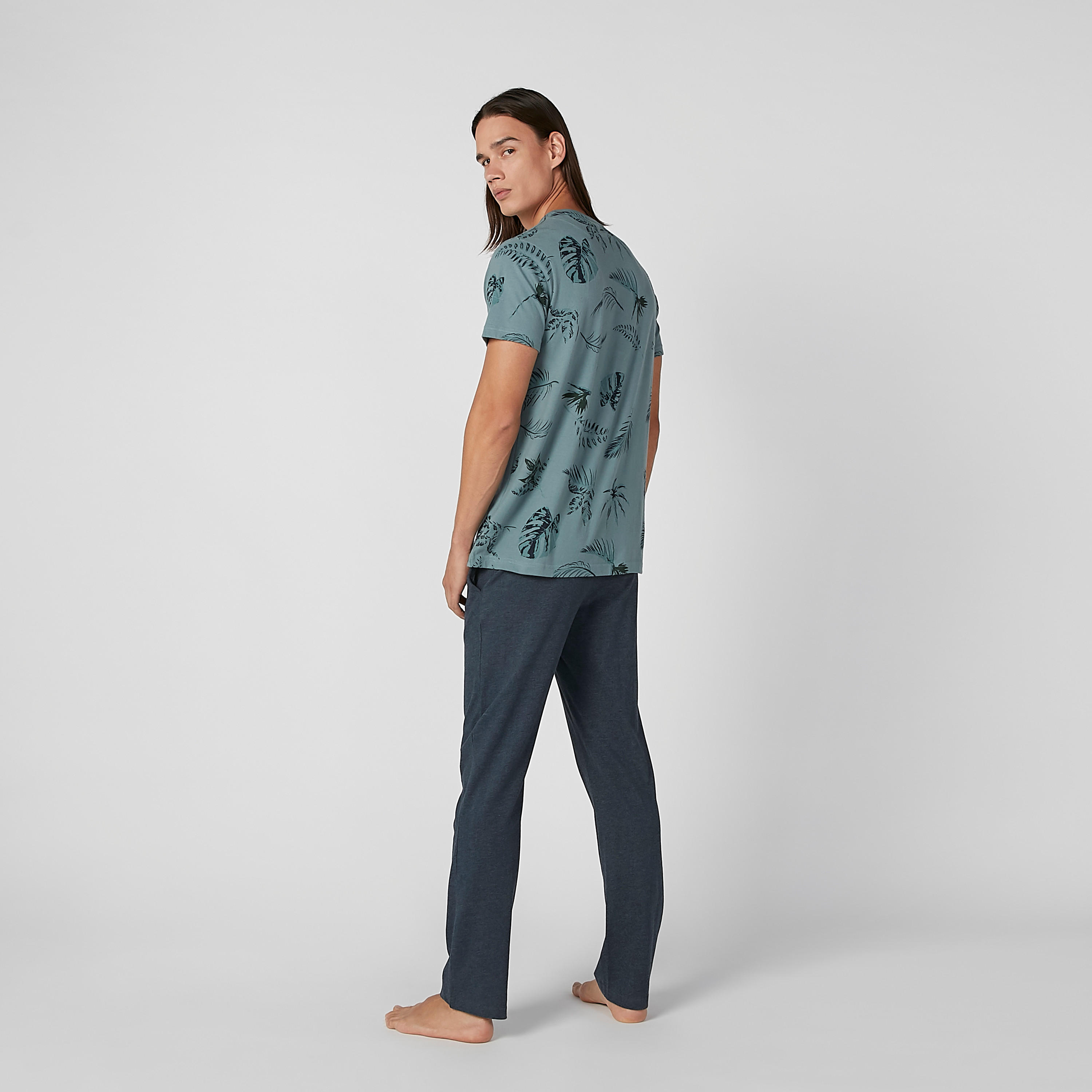 طقم بنطلون بيجاما سادة وتيشيرت بياقة مستديرة وطبعات-men-clothing-nightwear-sets-image-1