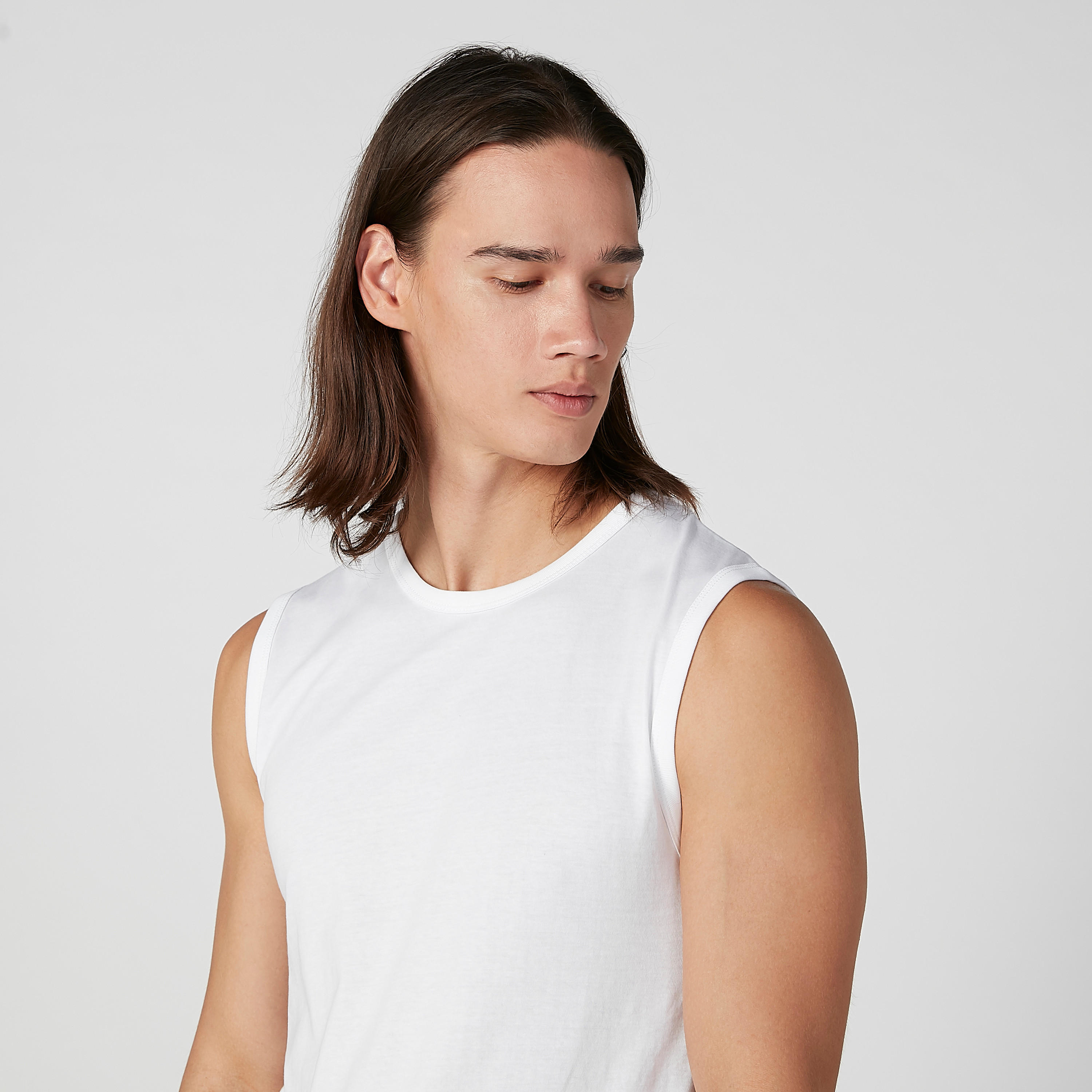 فيست سادة دون أكمام بياقة مستديرة-men-clothing-tshirtsandpolos-vests-image-3