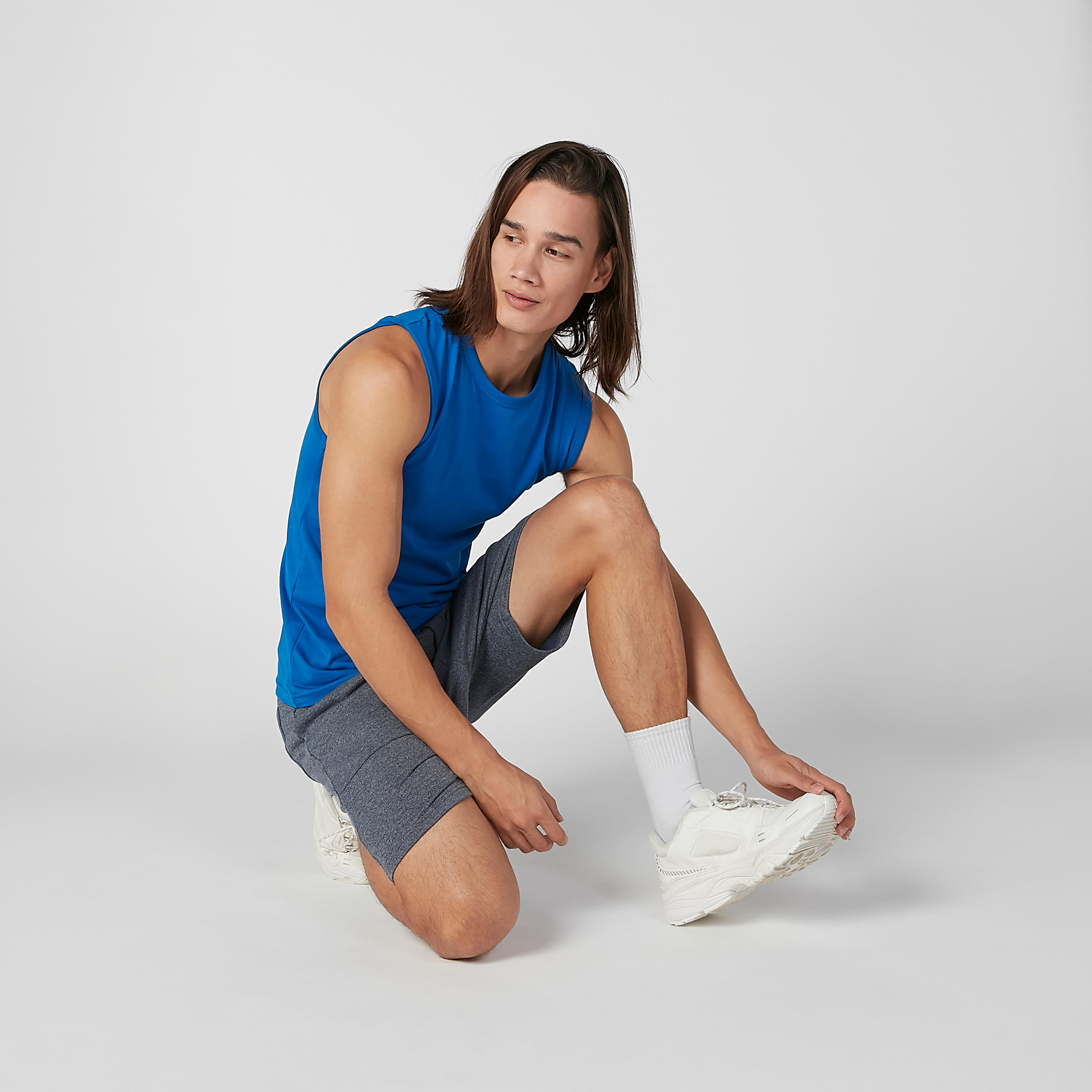 فيست سادة دون أكمام بياقة مستديرة-men-clothing-tshirtsandpolos-vests-image-2
