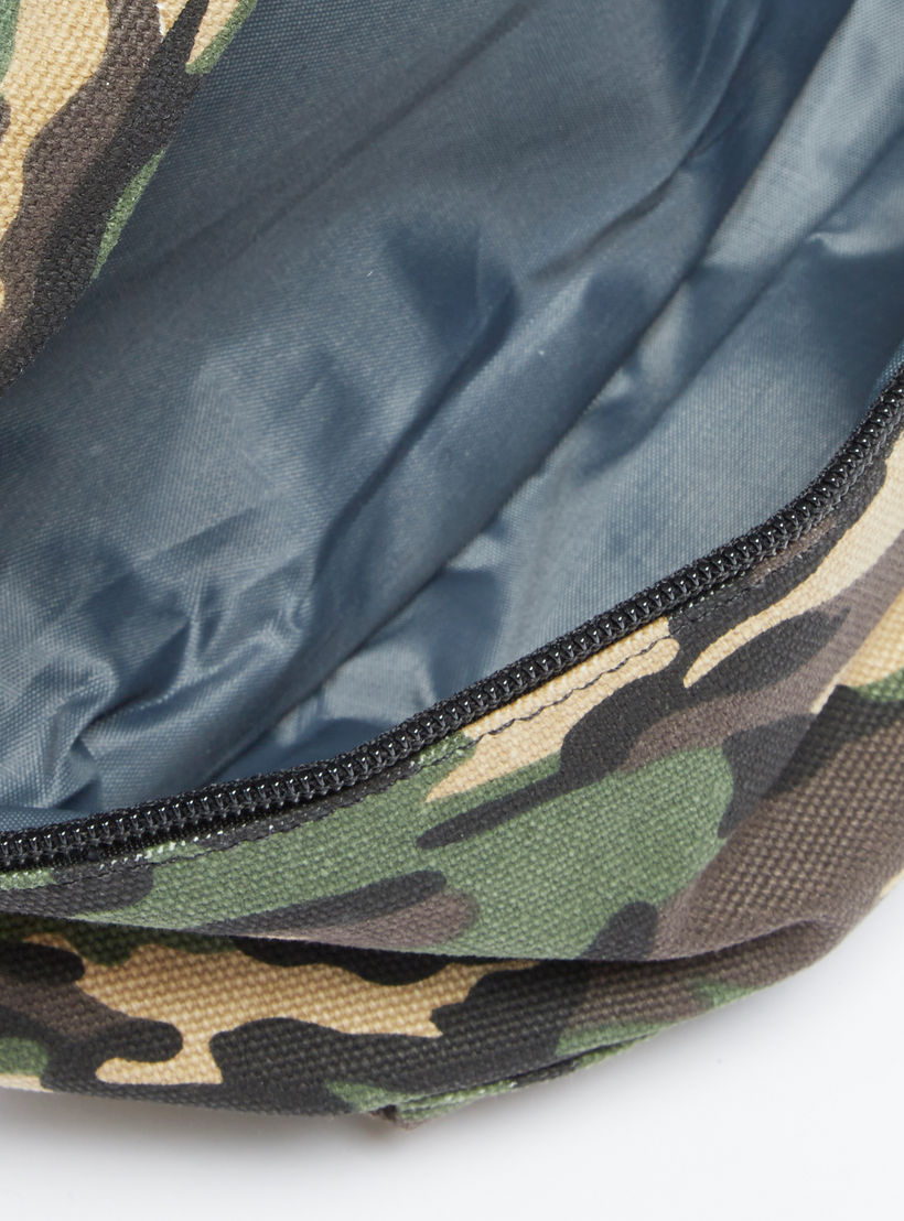 شنطة خصر بحزام قابل للتعديل وإبزيم إغلاق وطبعات مموهة-men-bags-image-1