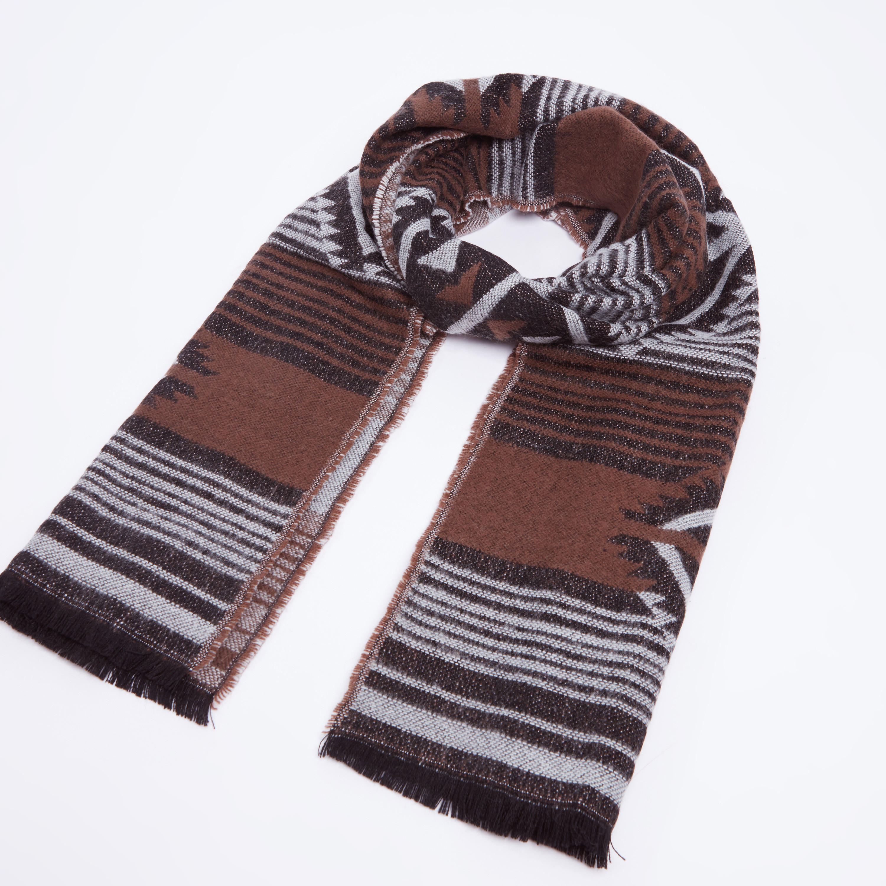 وشاح مقلّم  بشراشيب-men-scarvesandgloves-image-1