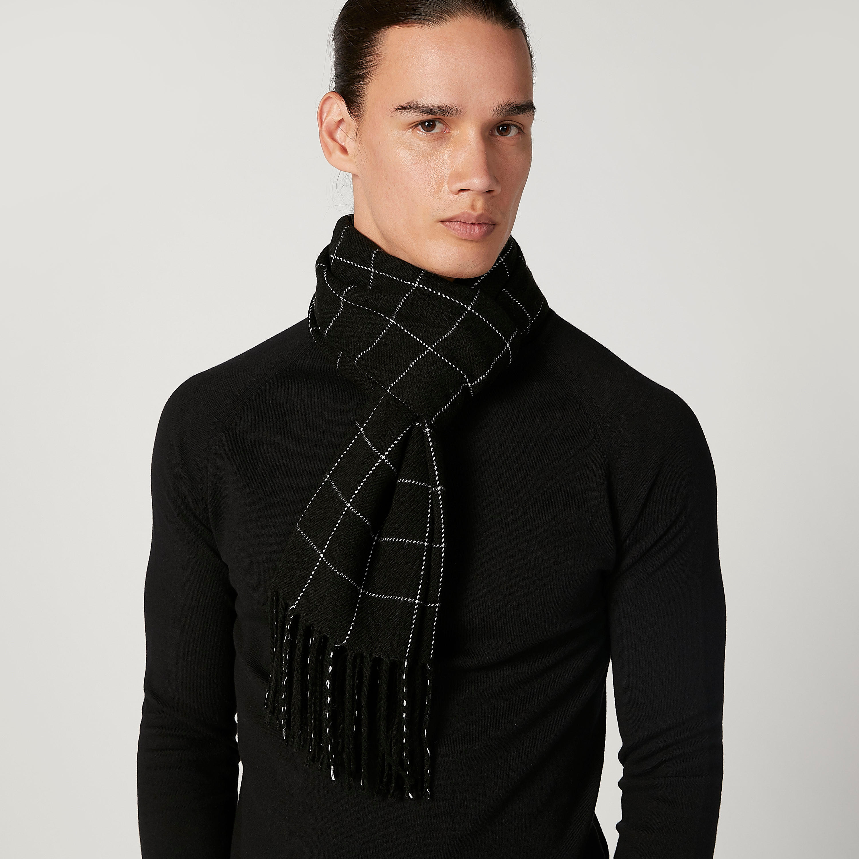 وشاح كاروهات بشراشيب-men-scarvesandgloves-image-2