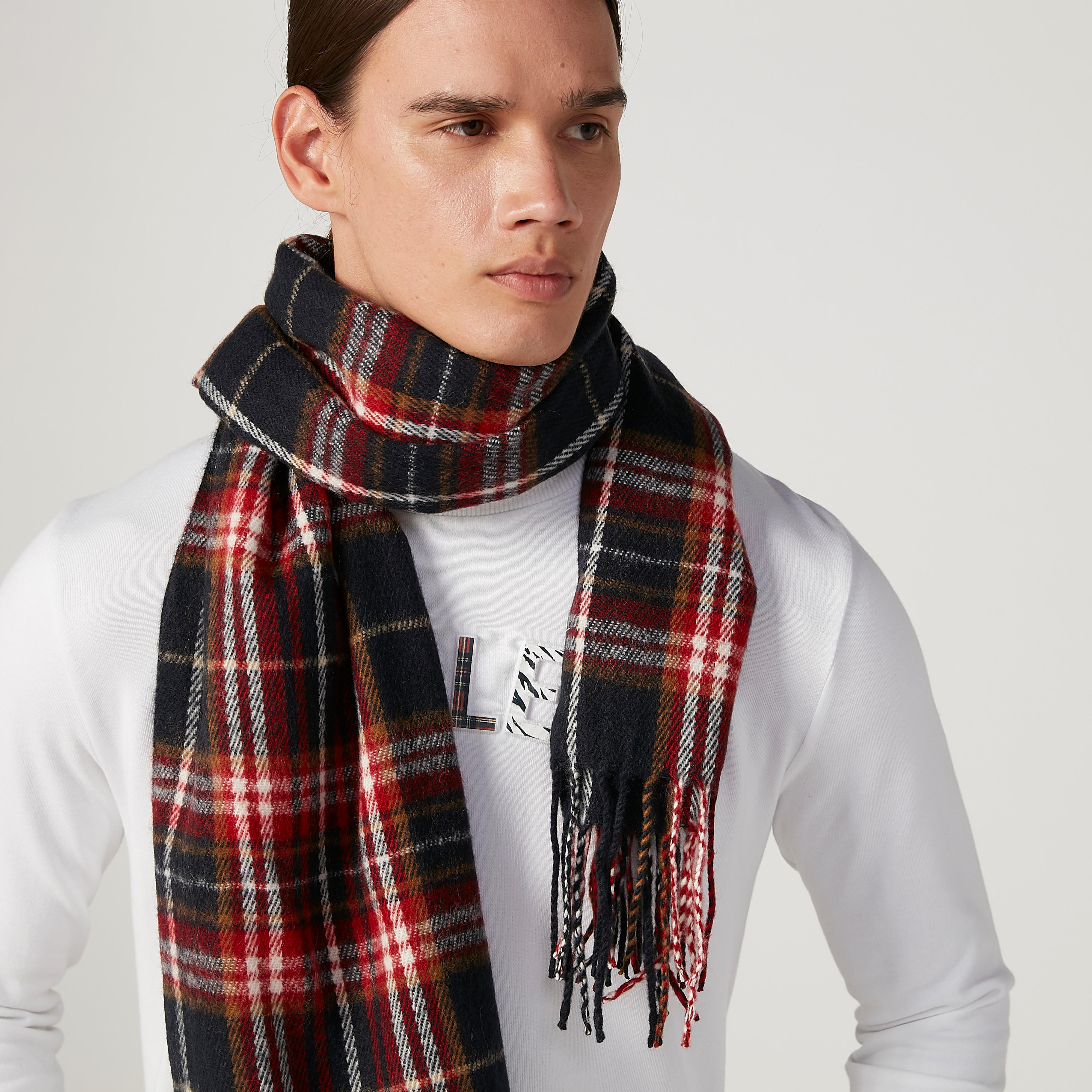 وشاح كاروهات بشراشيب-men-scarvesandgloves-image-2