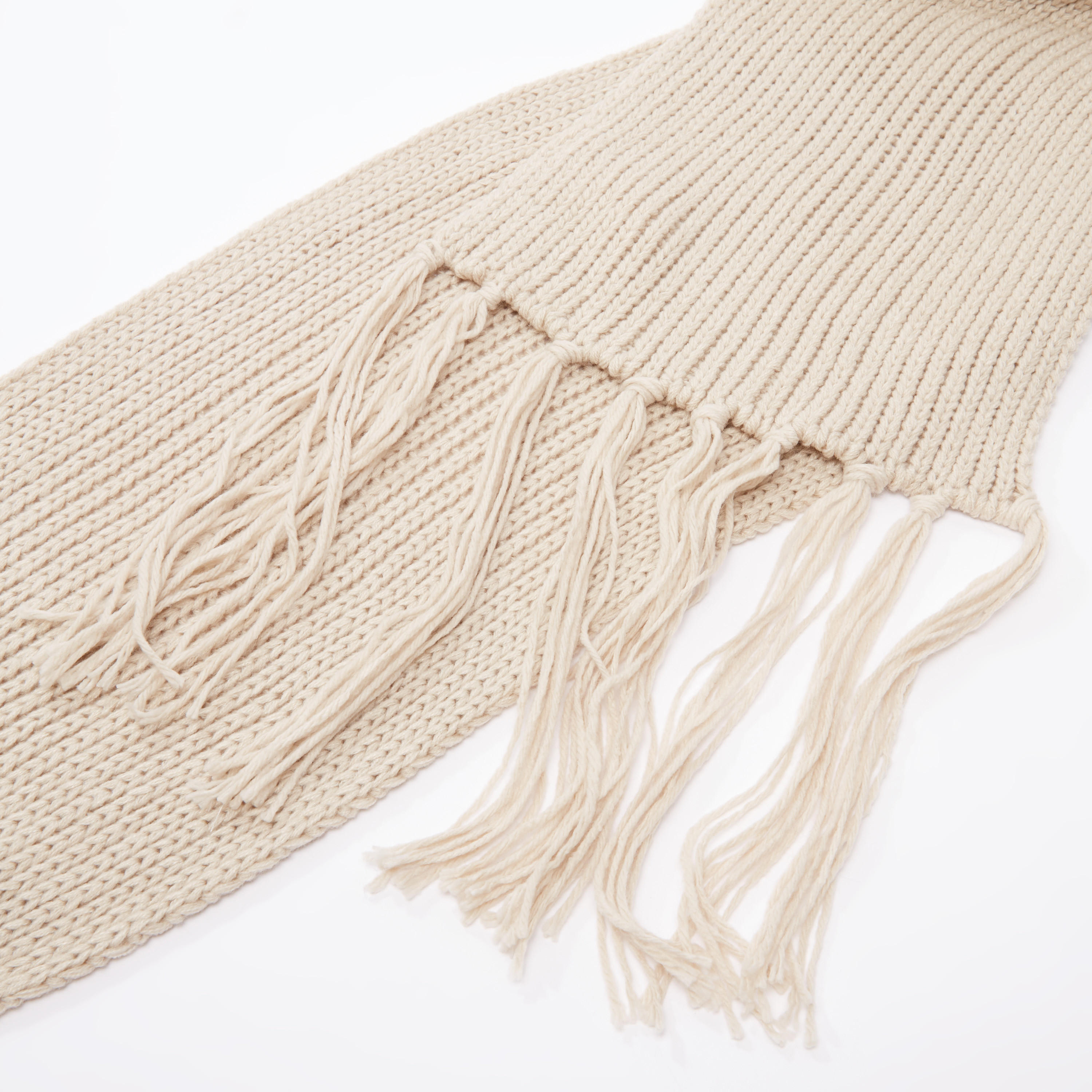 وشاح بارز الملمس بشرّابات-men-scarvesandgloves-image-1