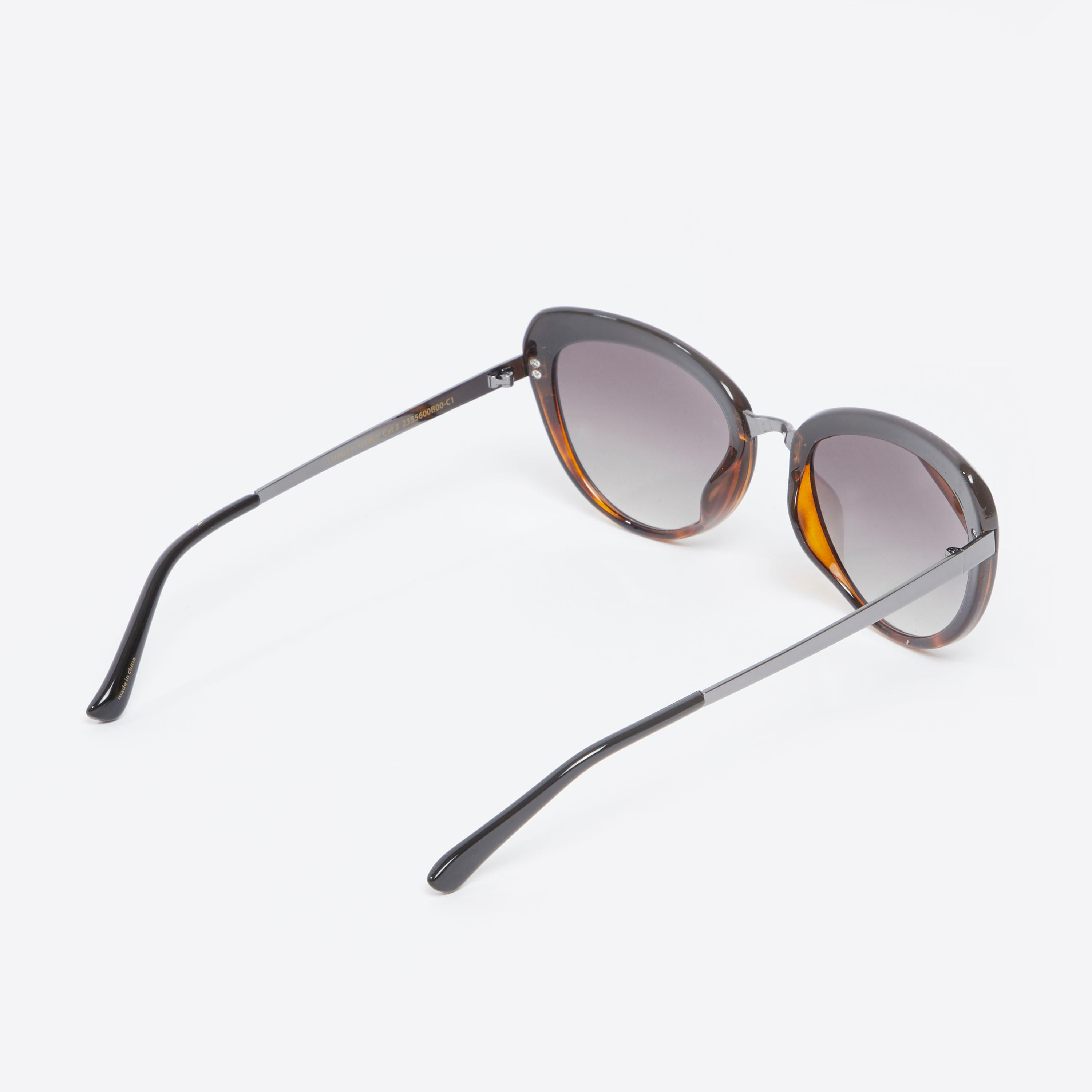 نظّارة شمسية بيضاوية بإطار كامل ووسادات للأنف من أوكيالي بوناني-women-sunglasses-image-5