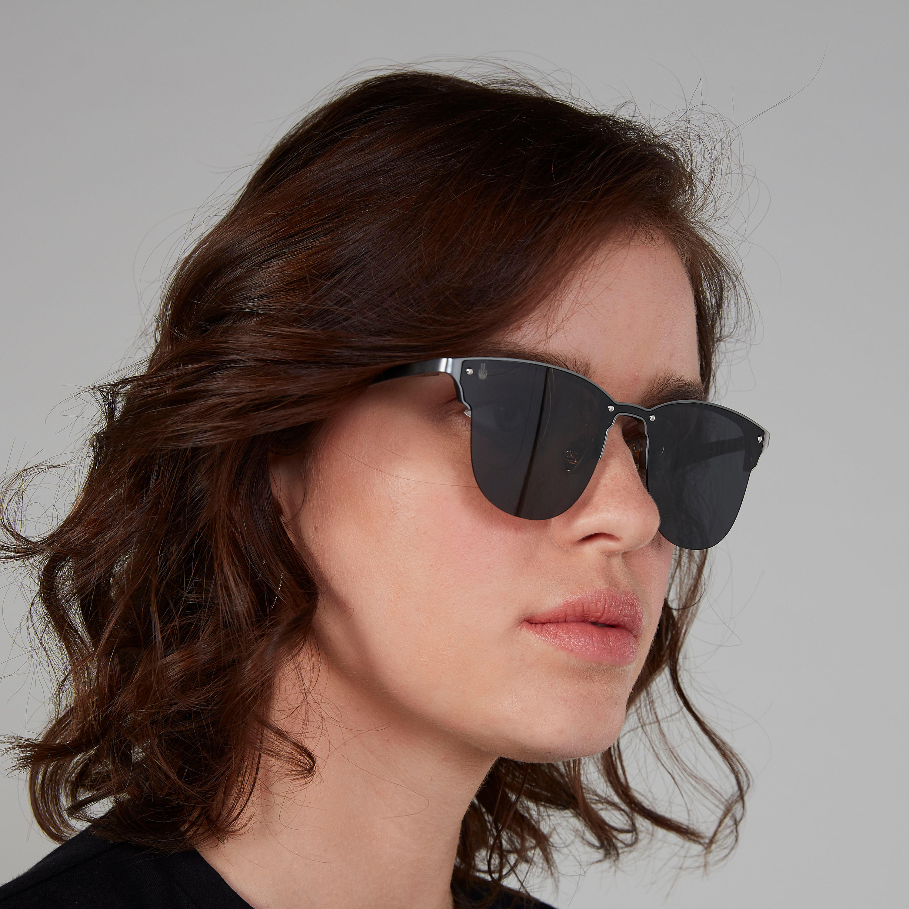 نظّارة شمسية واي فيرار بنصف إطار ووسادات للأنف أوكيالي بوناني-women-sunglasses-image-2