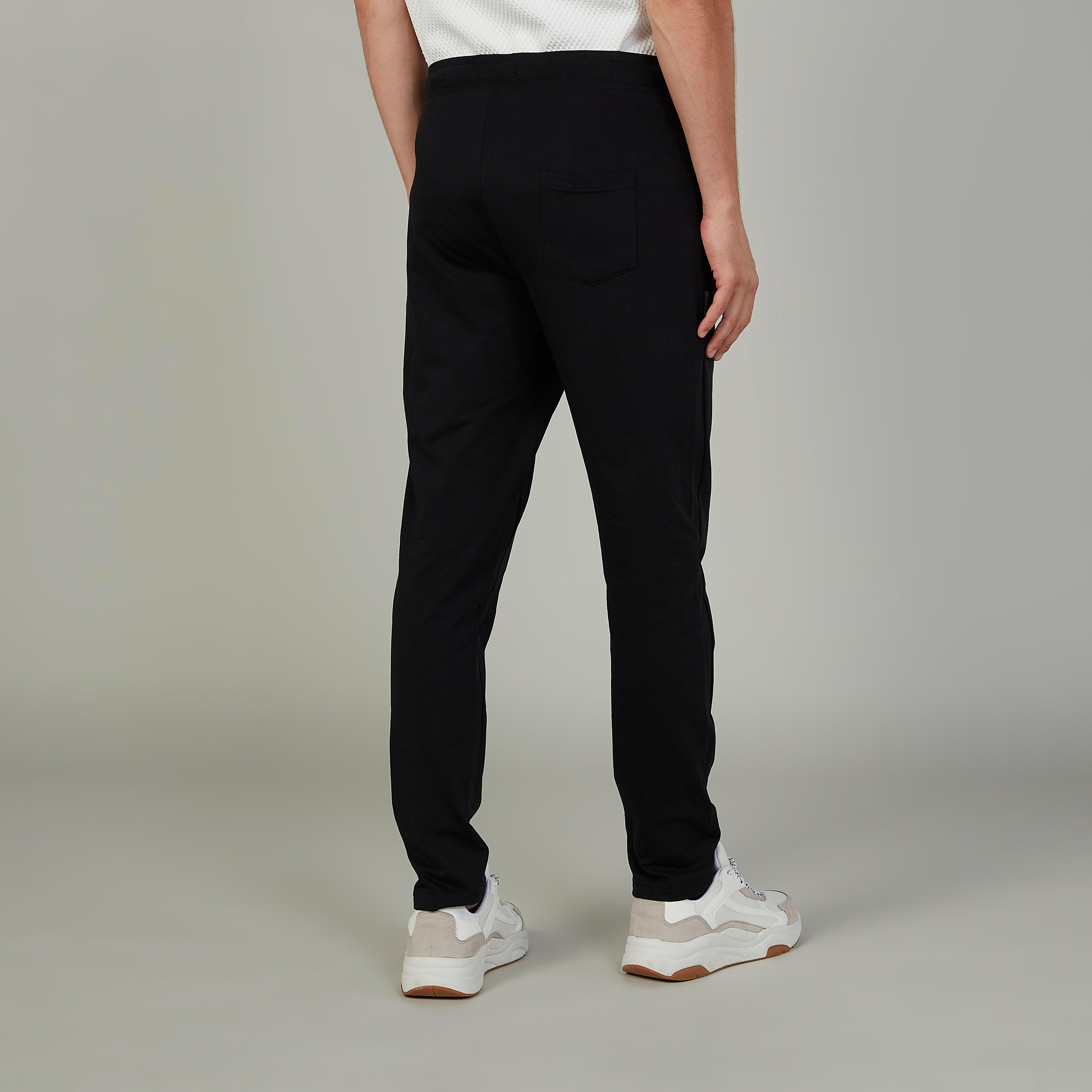 بنطلون رياضي بخصر مطّاطي وجيوب وطبعات-men-clothing-bottoms-joggers-image-4