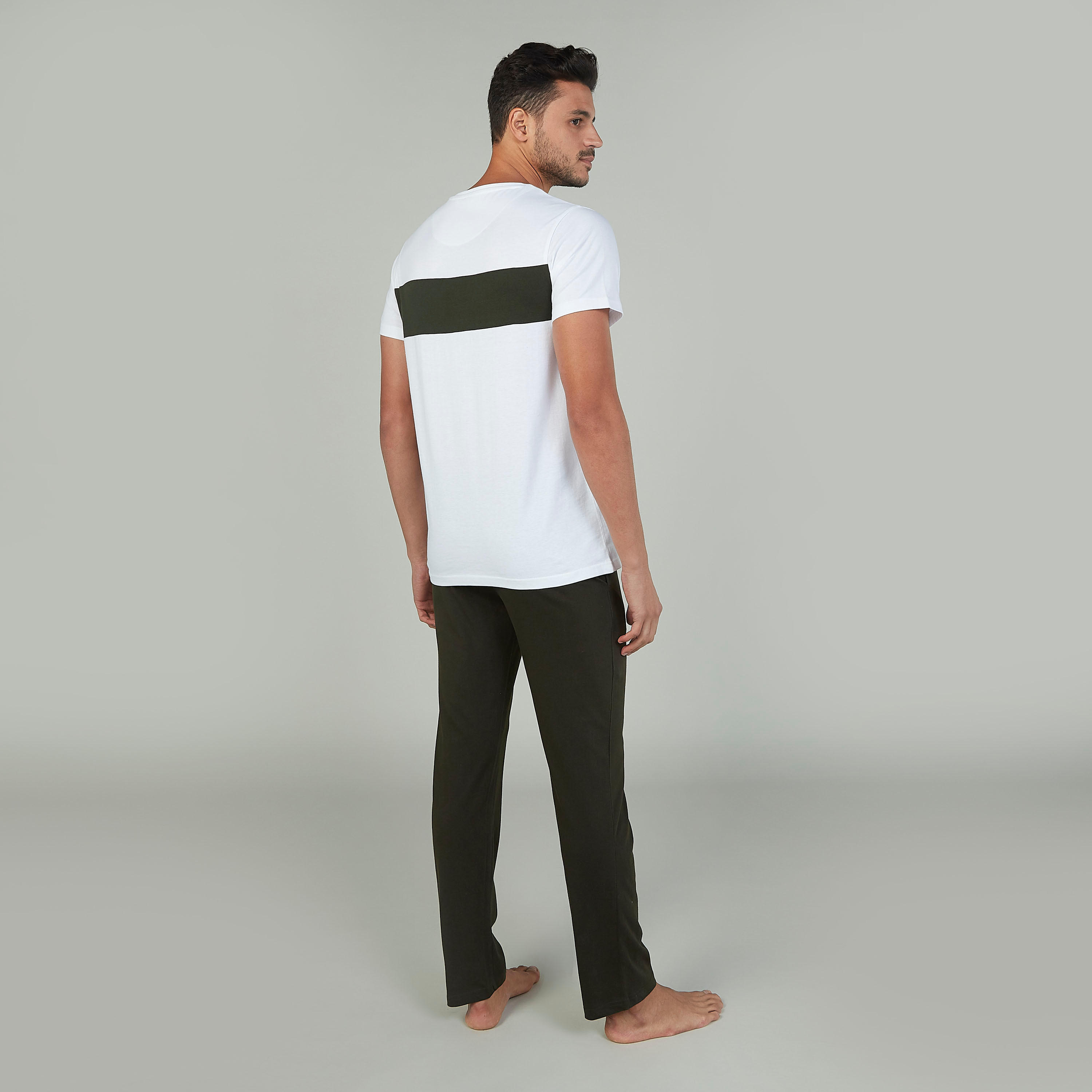 طقم بنطلون بيجاما طويل سادة وتيشيرت مقلّم بياقة ضيقة-men-clothing-nightwear-sets-image-4