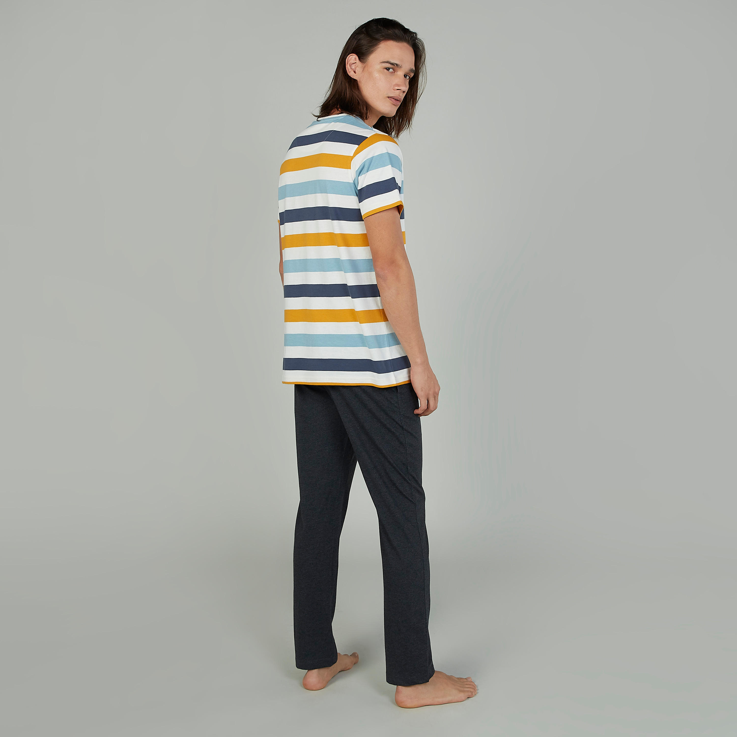 طقم بنطلون بيجاما طويل سادة وتيشيرت مقلّم بياقة مستديرة-men-clothing-nightwear-sets-image-4